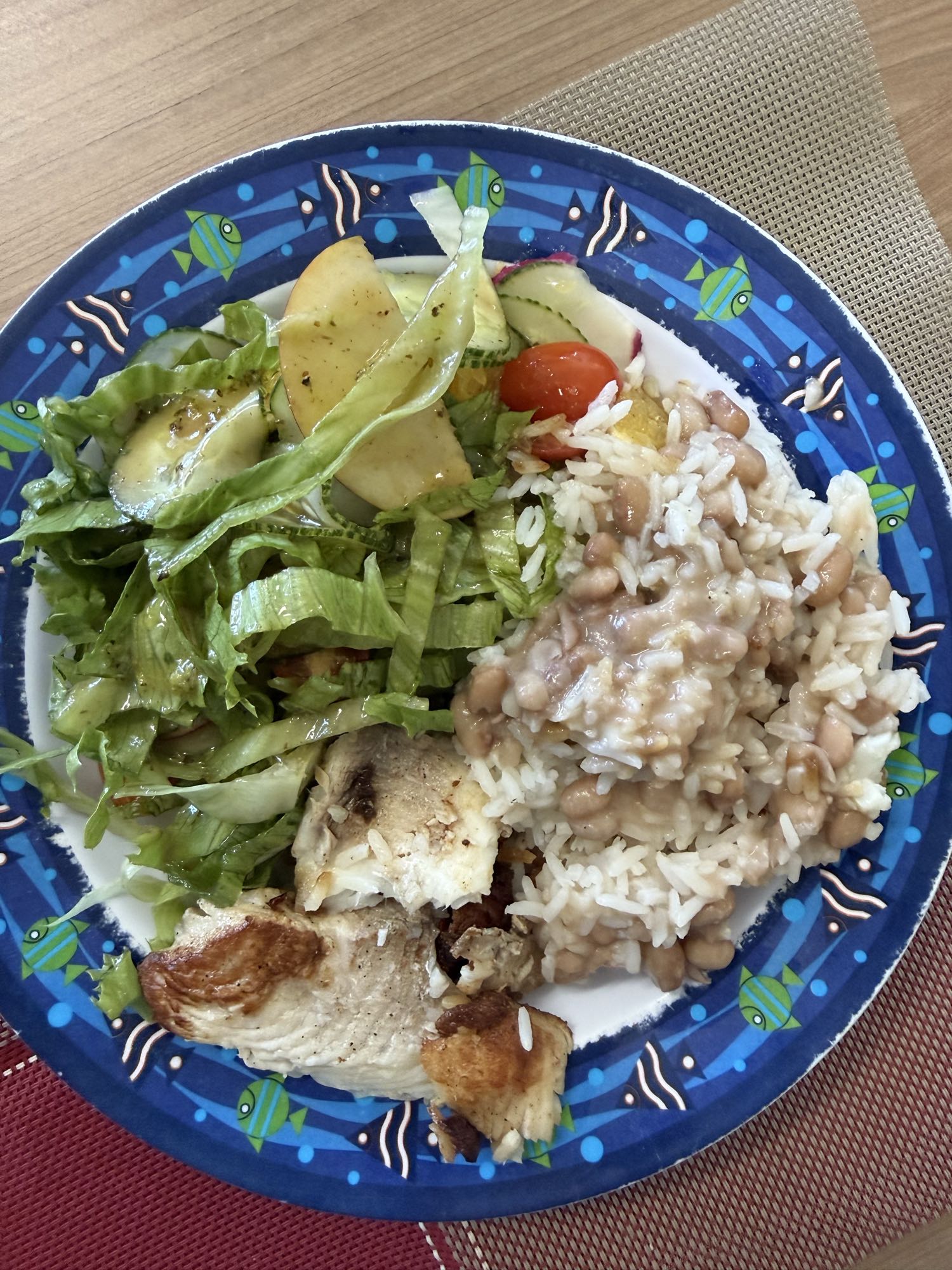 Arroz, feijao e salada