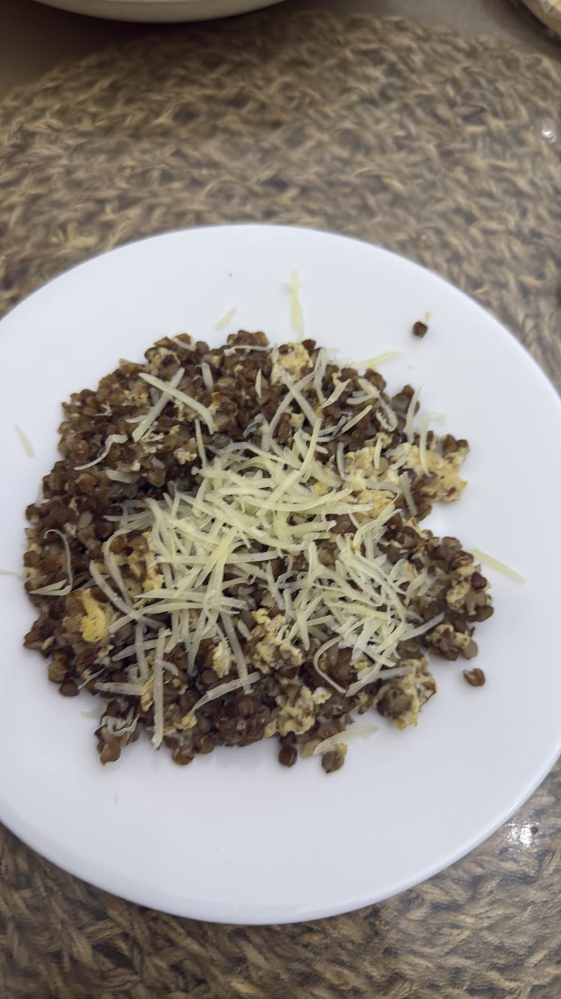 Гречка с яйцом и сыром