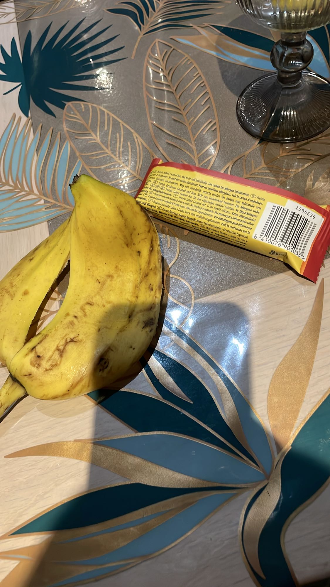 Banane et barre protéinée