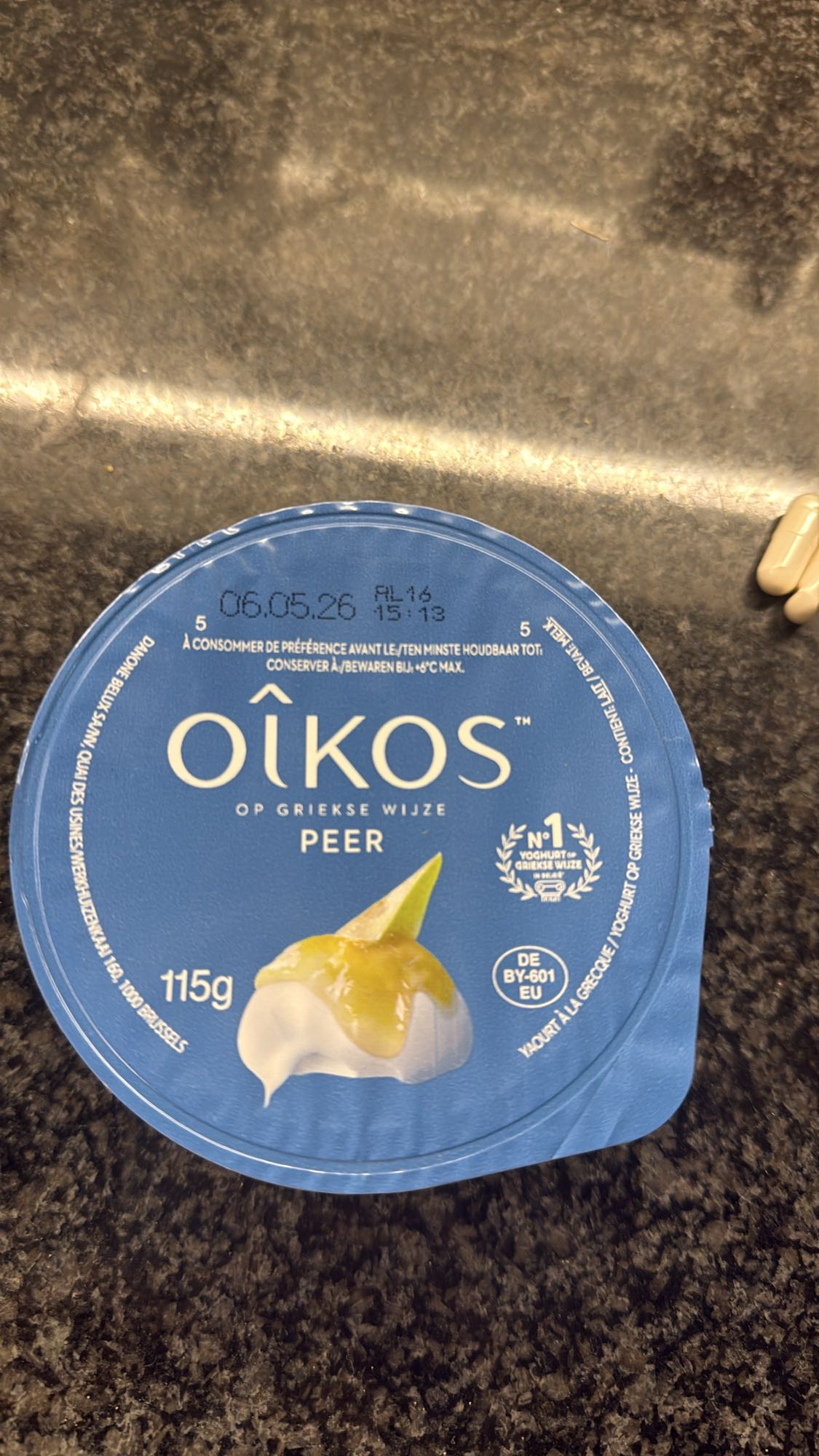 Oikos peer yoghurt