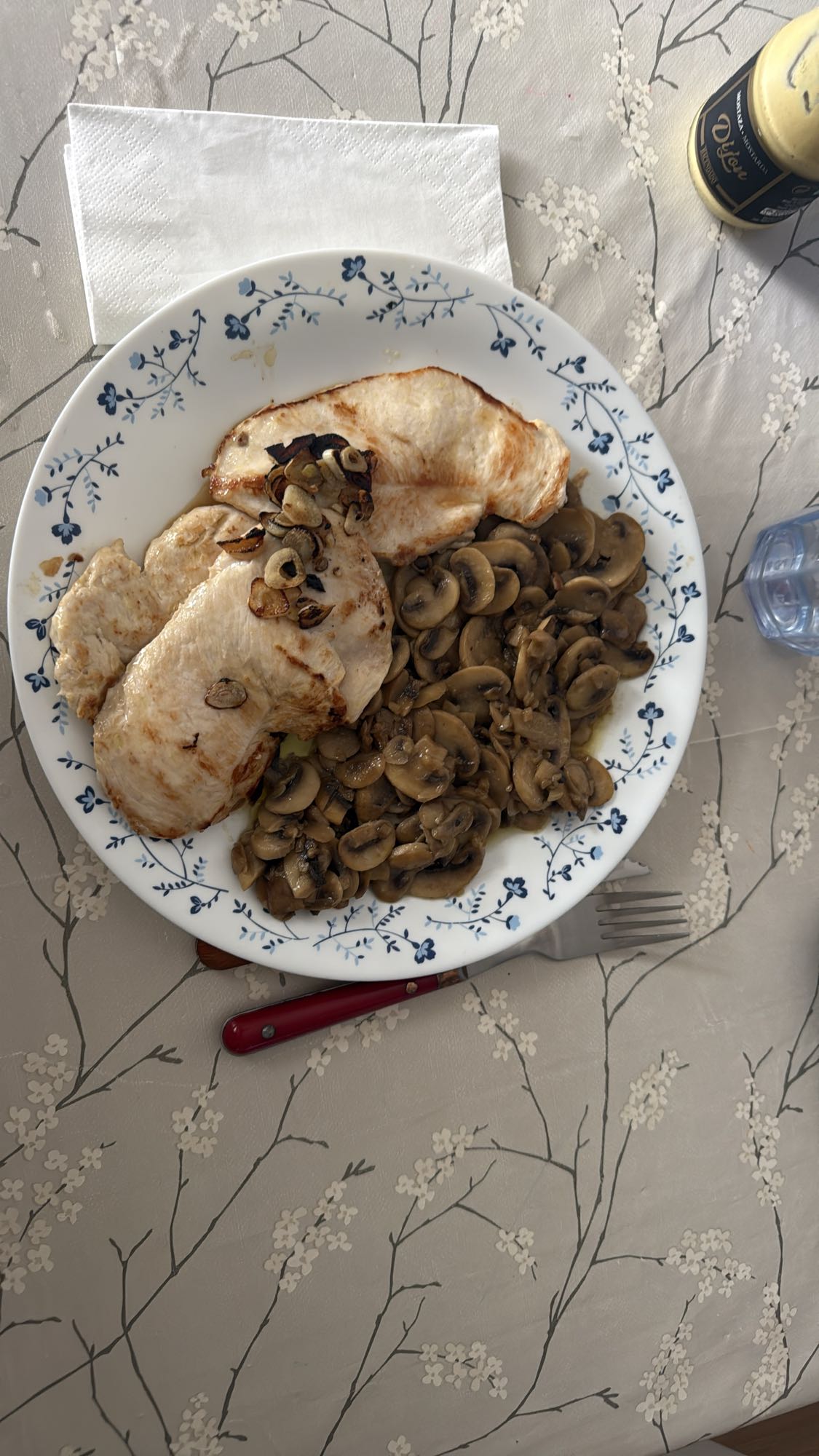 pollo con champiñones