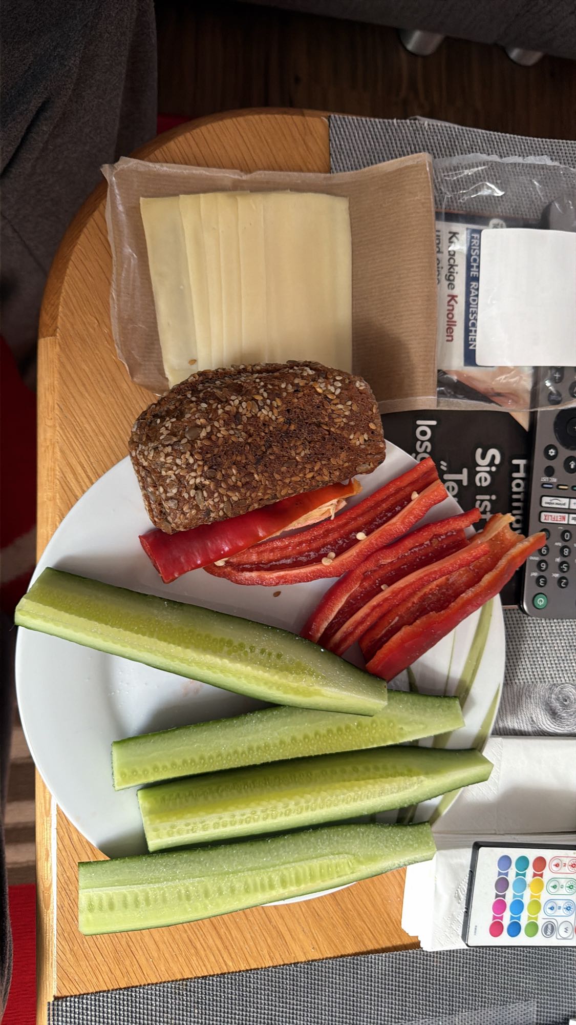 Käsebrot mit Gemüse