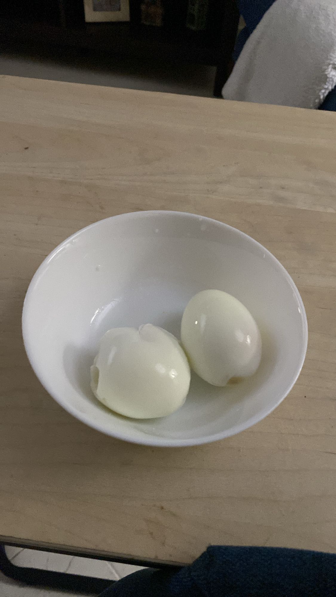 dos huevos cocidos