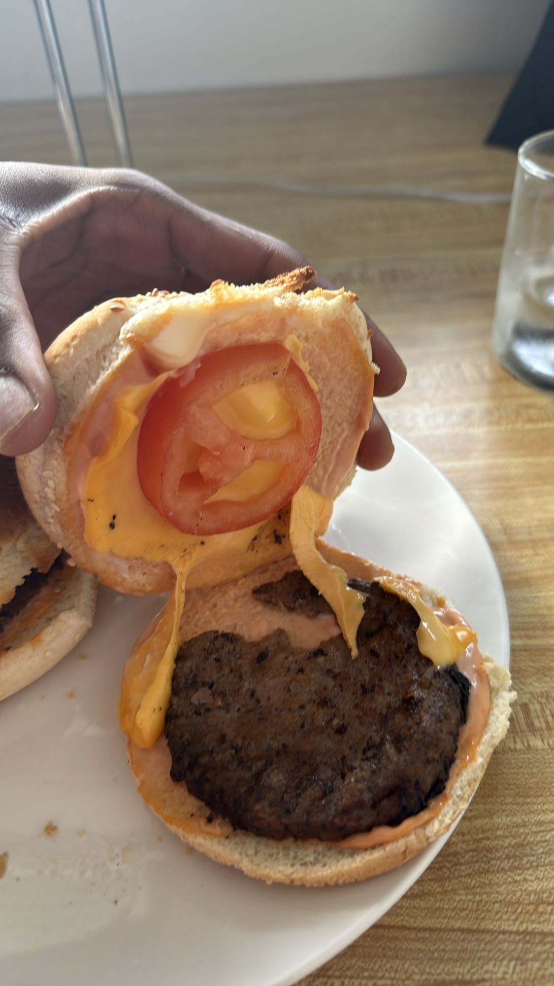 Cheeseburger au tomate