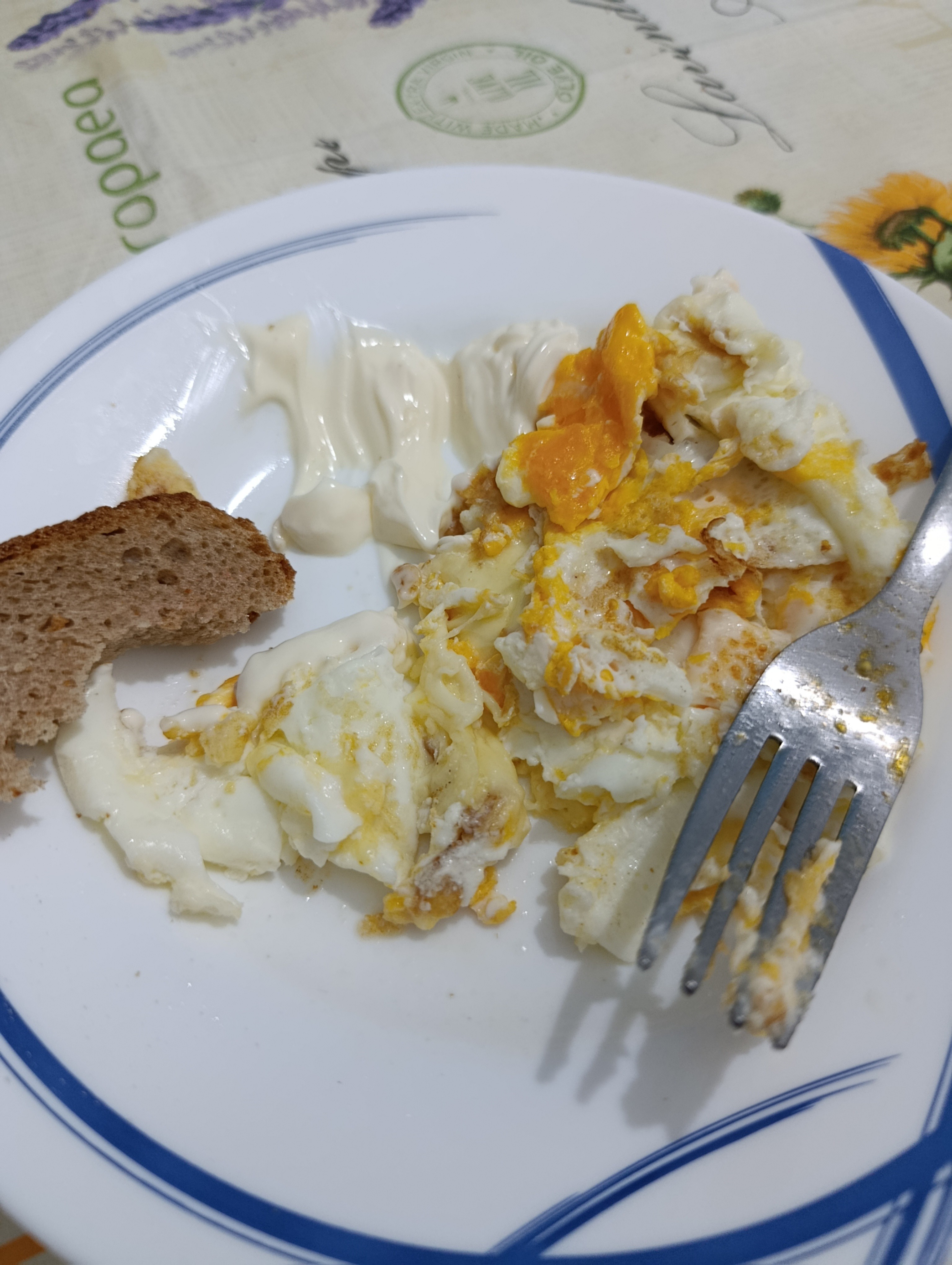 huevos fritos con pan