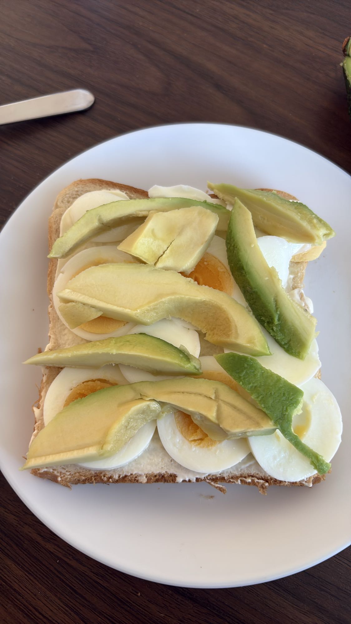 Avokadomacka med ägg