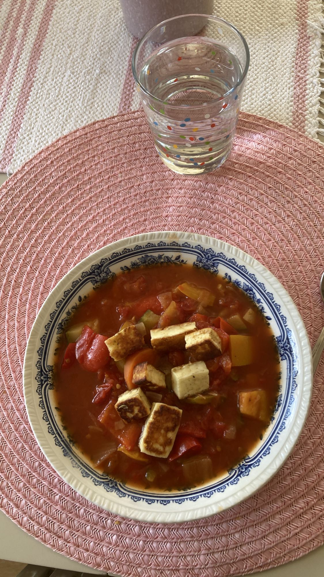 Tomatsoppa med tofu