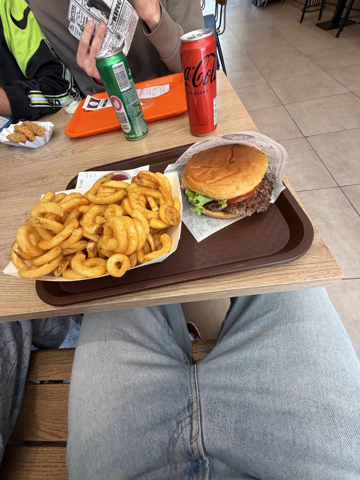 Burger et frites torsadées