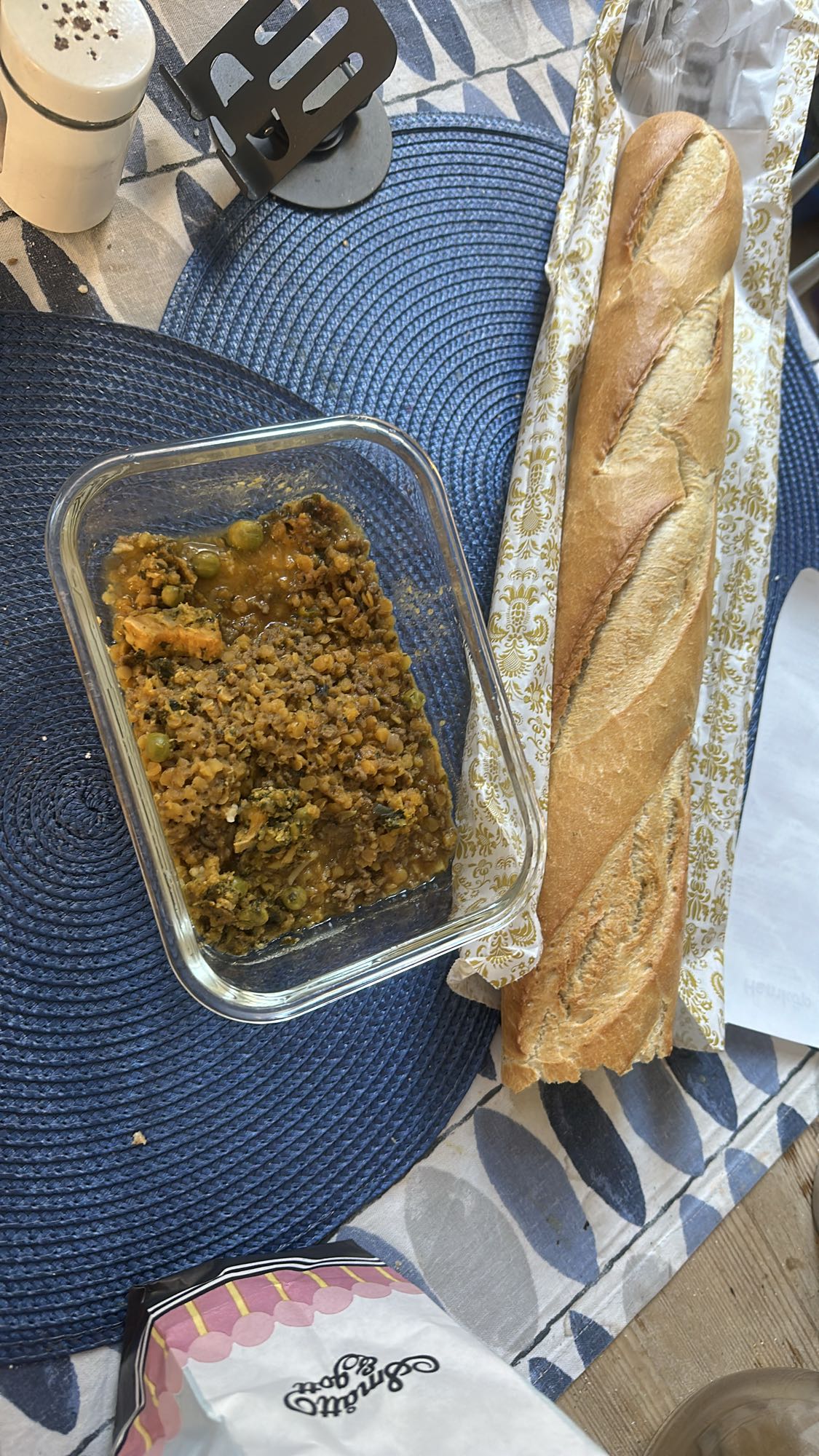 Linsgryta med baguette