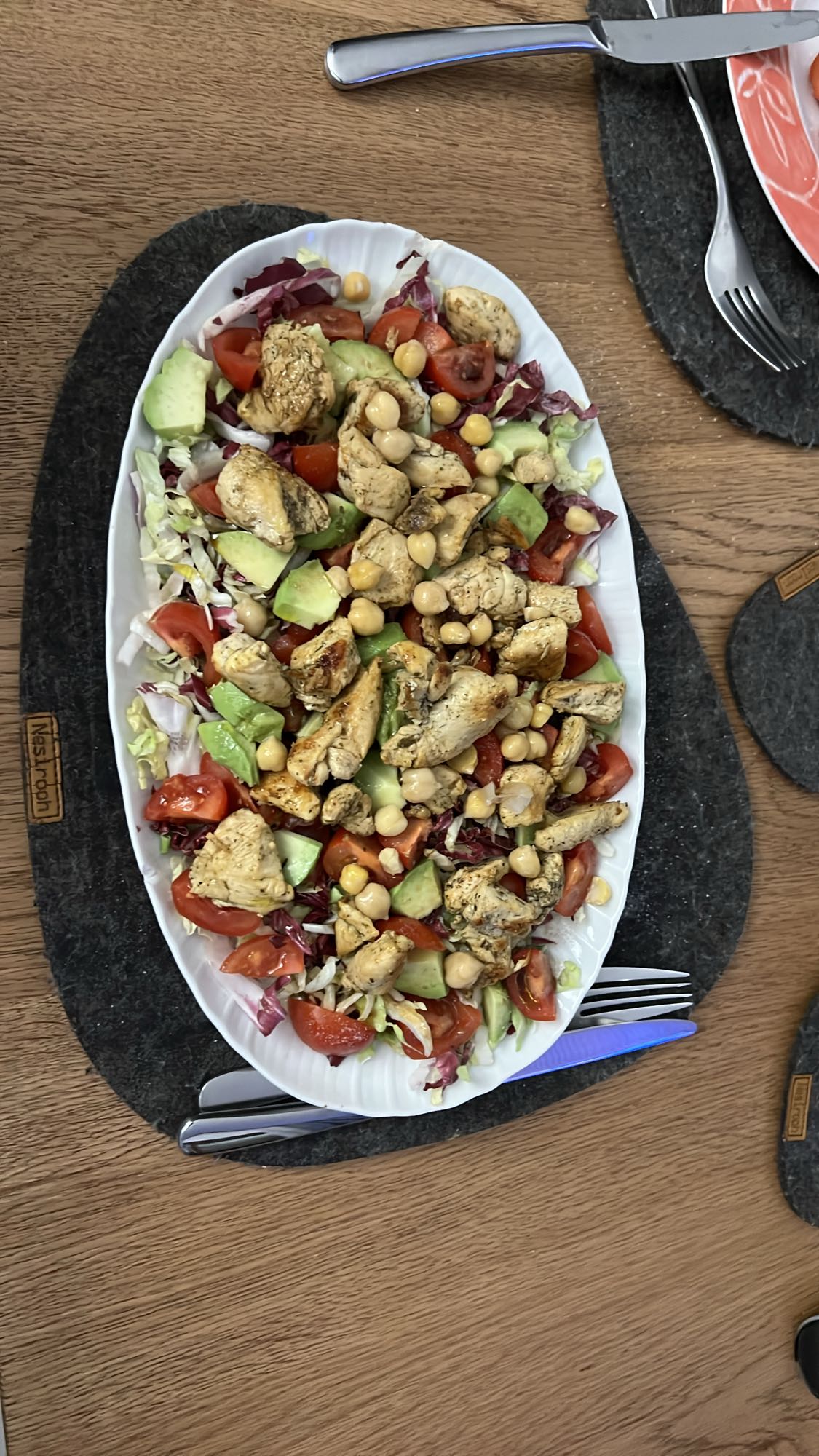 Insalata pollo e avocado