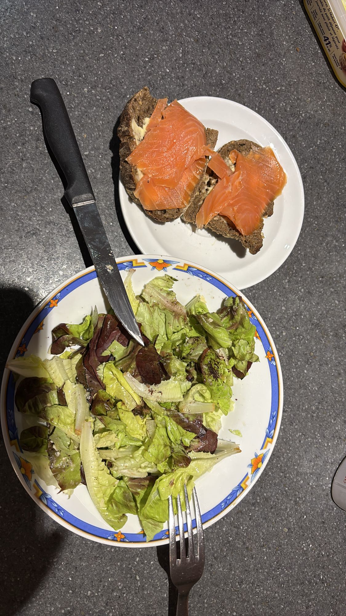 Tartines saumon salade