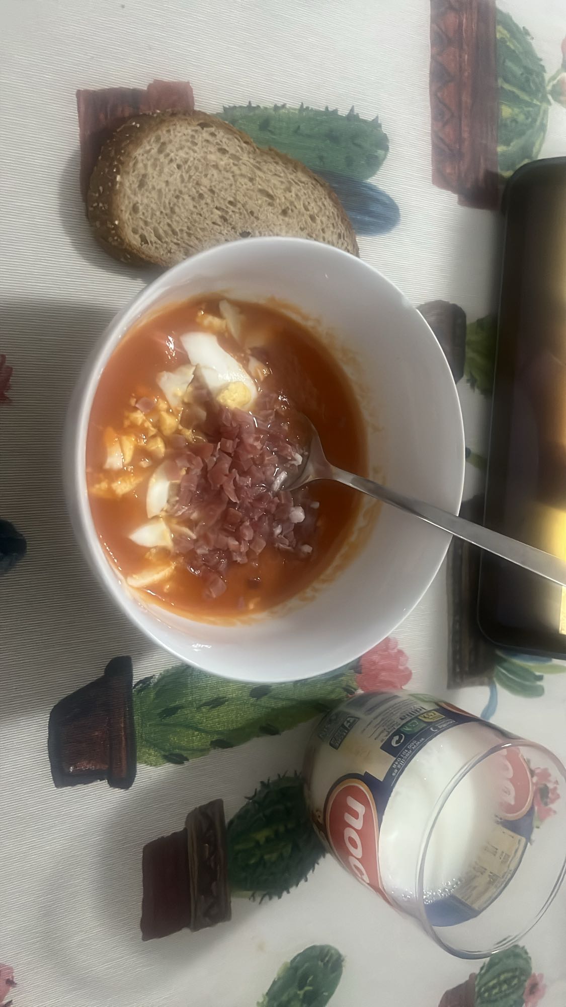 salmorejo con huevo
