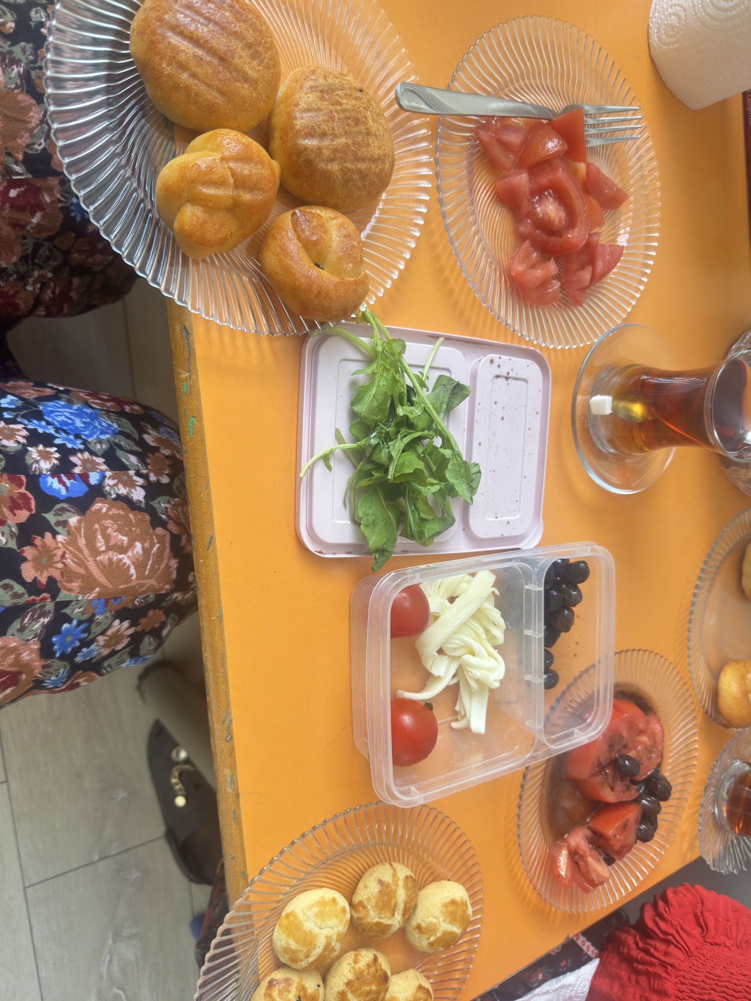 Poğaça kahvaltısı