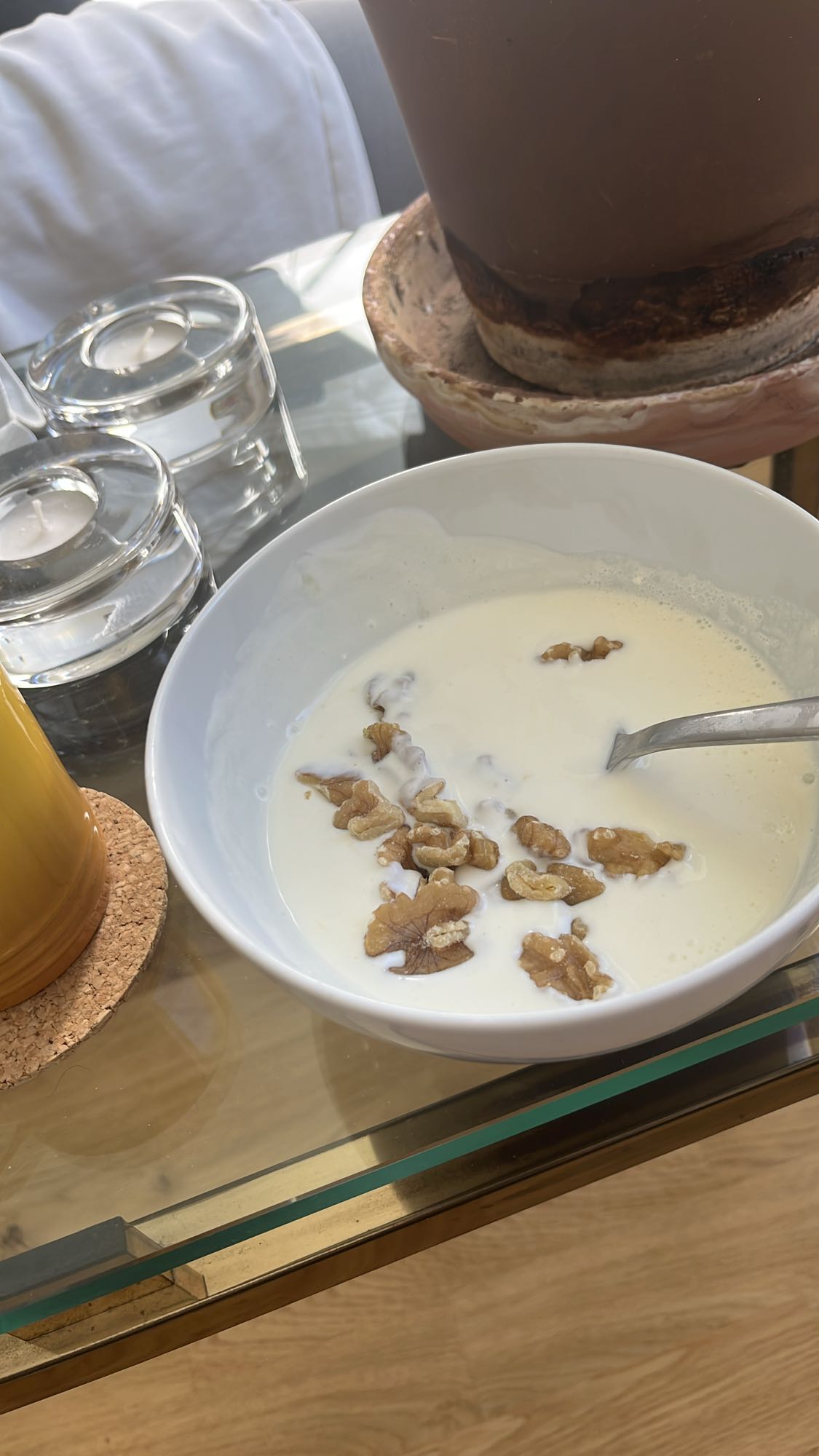 Yoghurt med valnötter