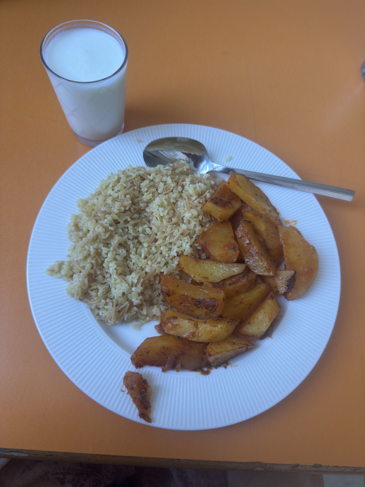 Pirinç pilavı patates ayran