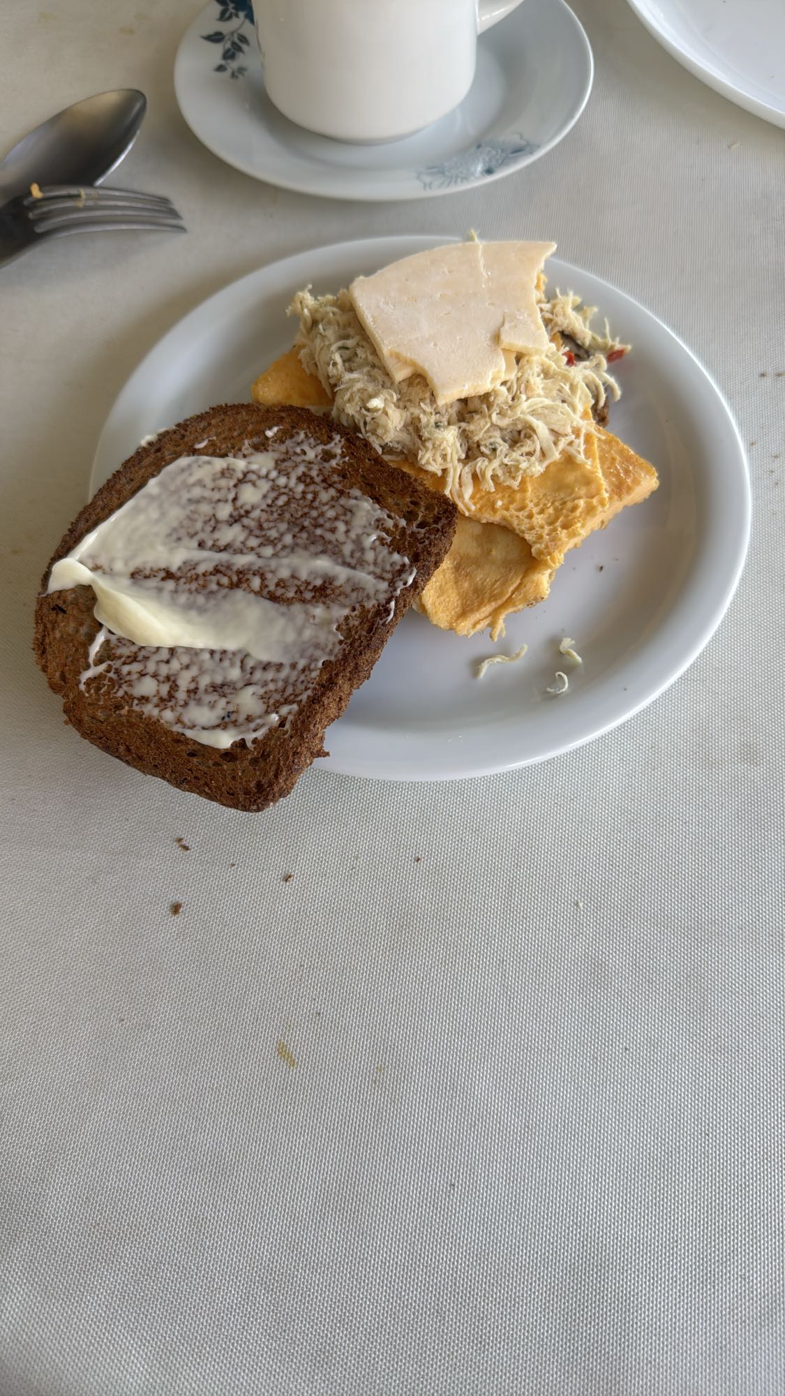 Pão com frango e queijo