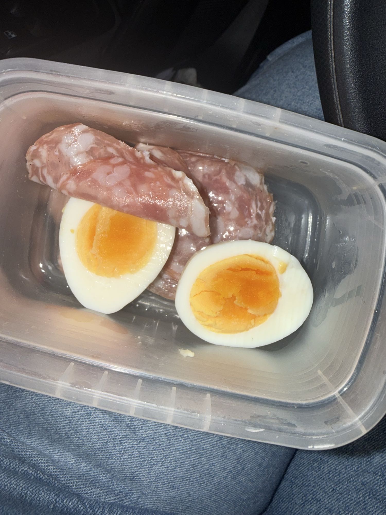 Ovos com salame