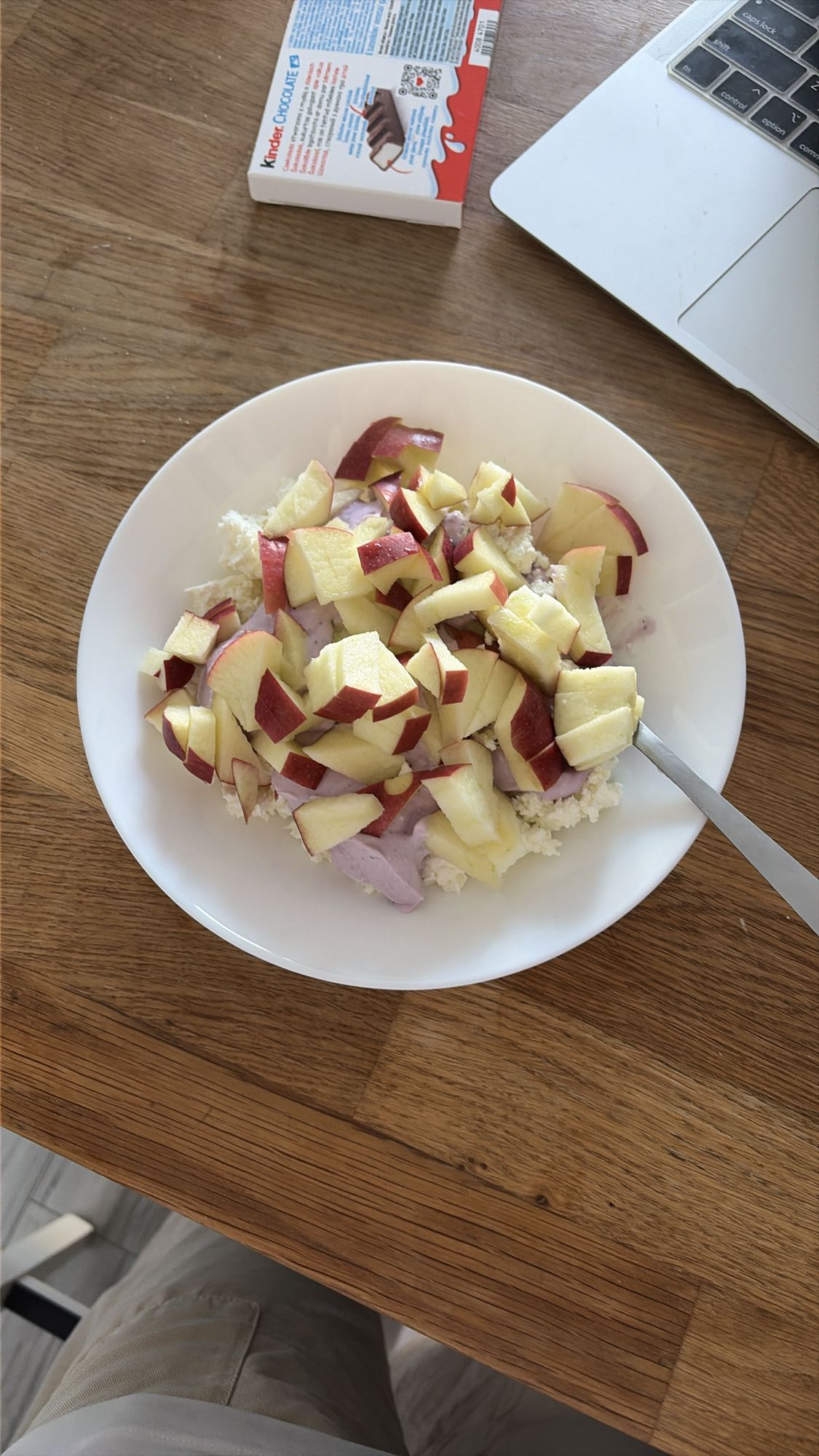 Творог с йогуртом и яблоком