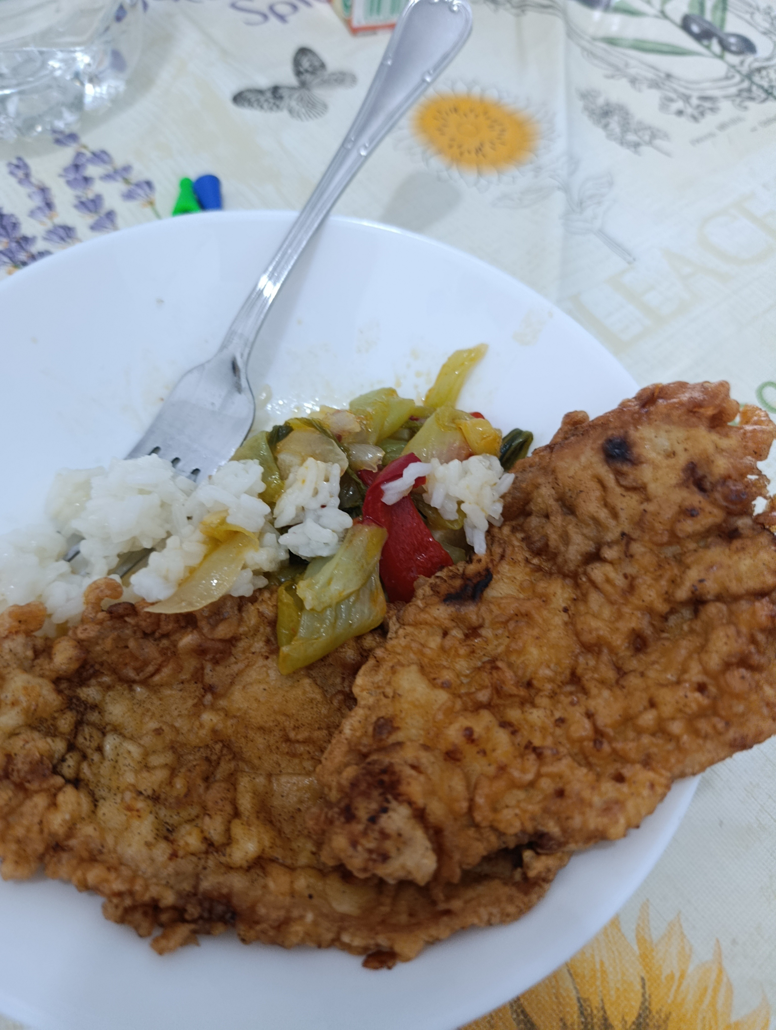 pollo empanizado con arroz