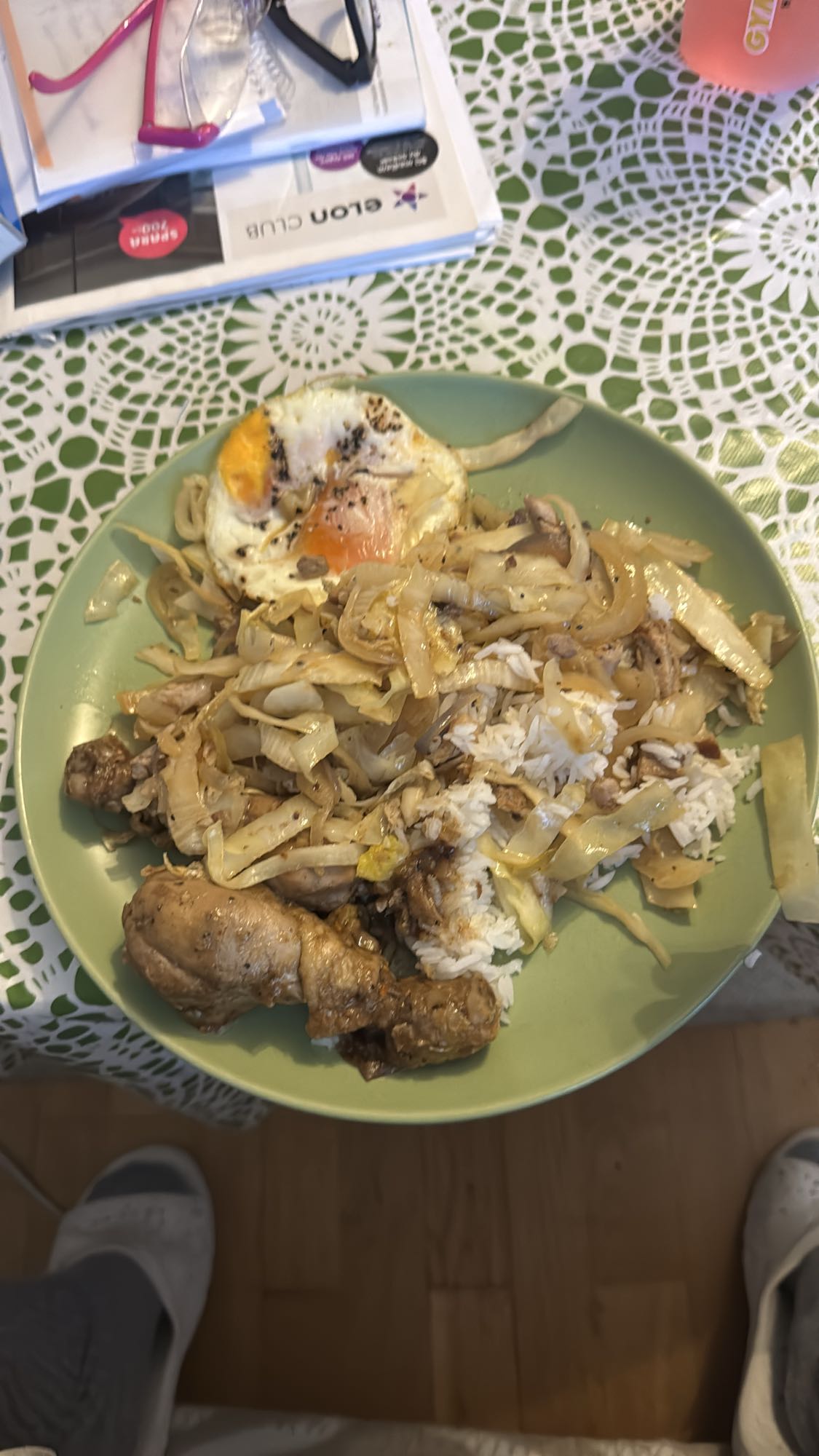 Kyckling med ris och ägg