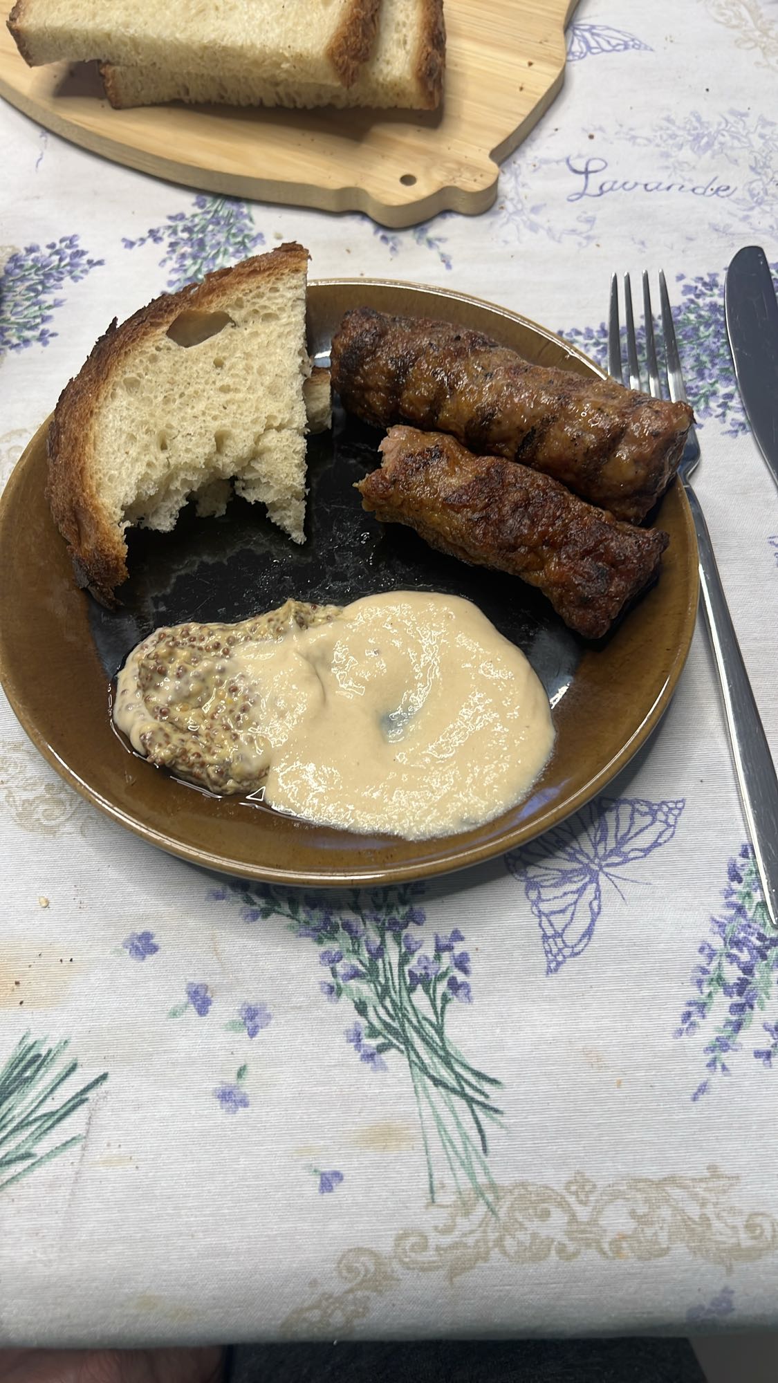 Mici cu paine si mustar