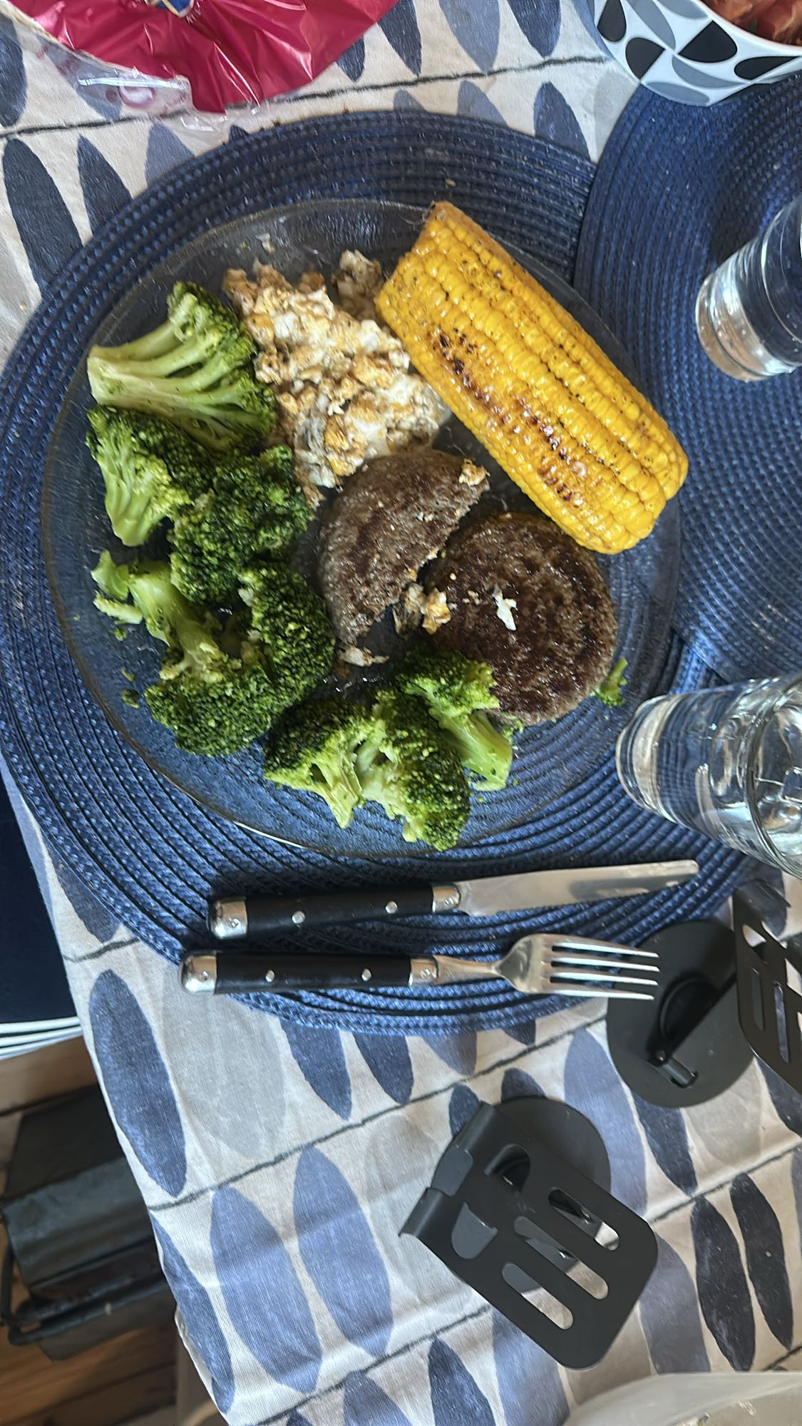 Biff med majs och broccoli