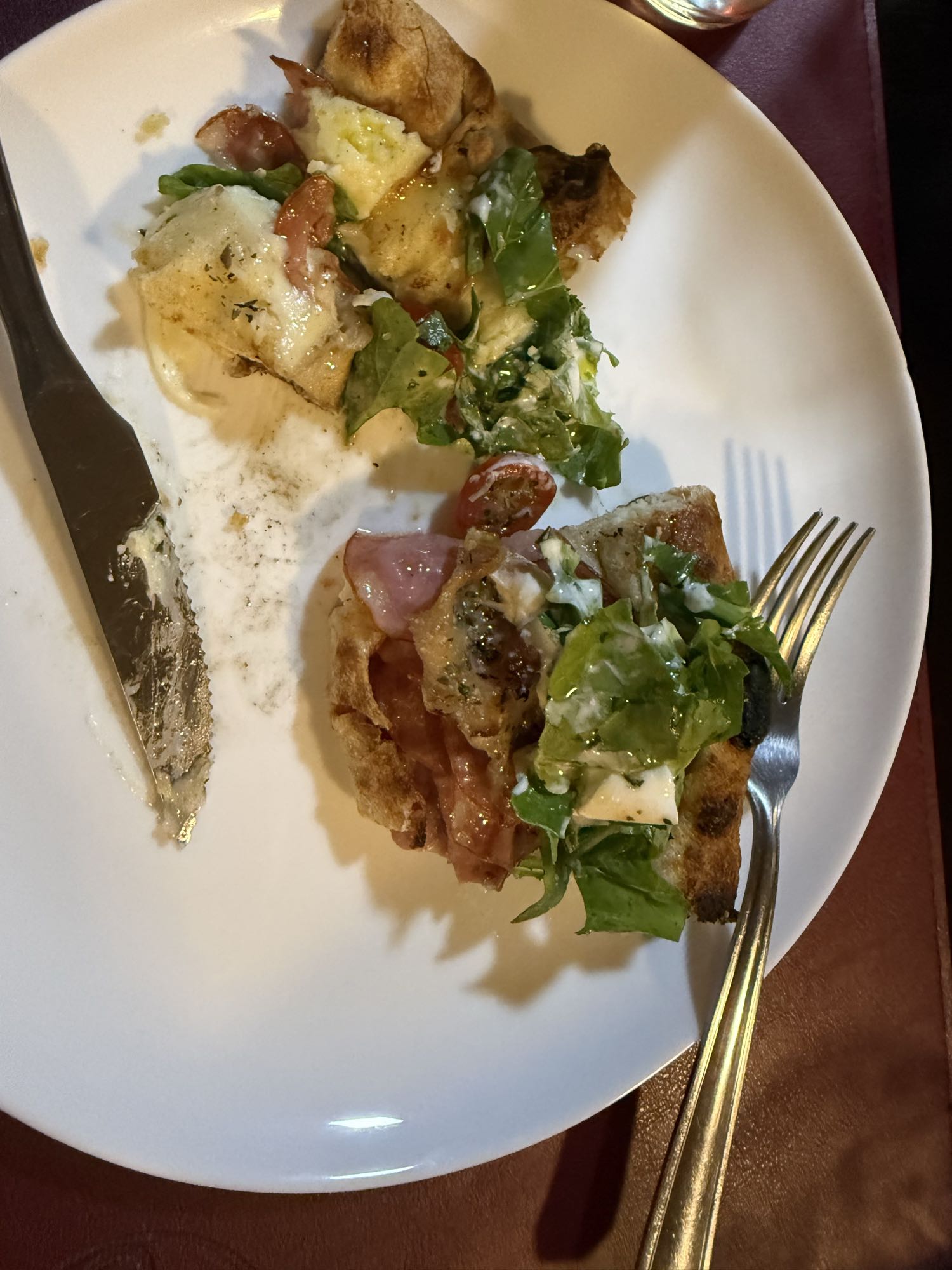 Torradas com salada