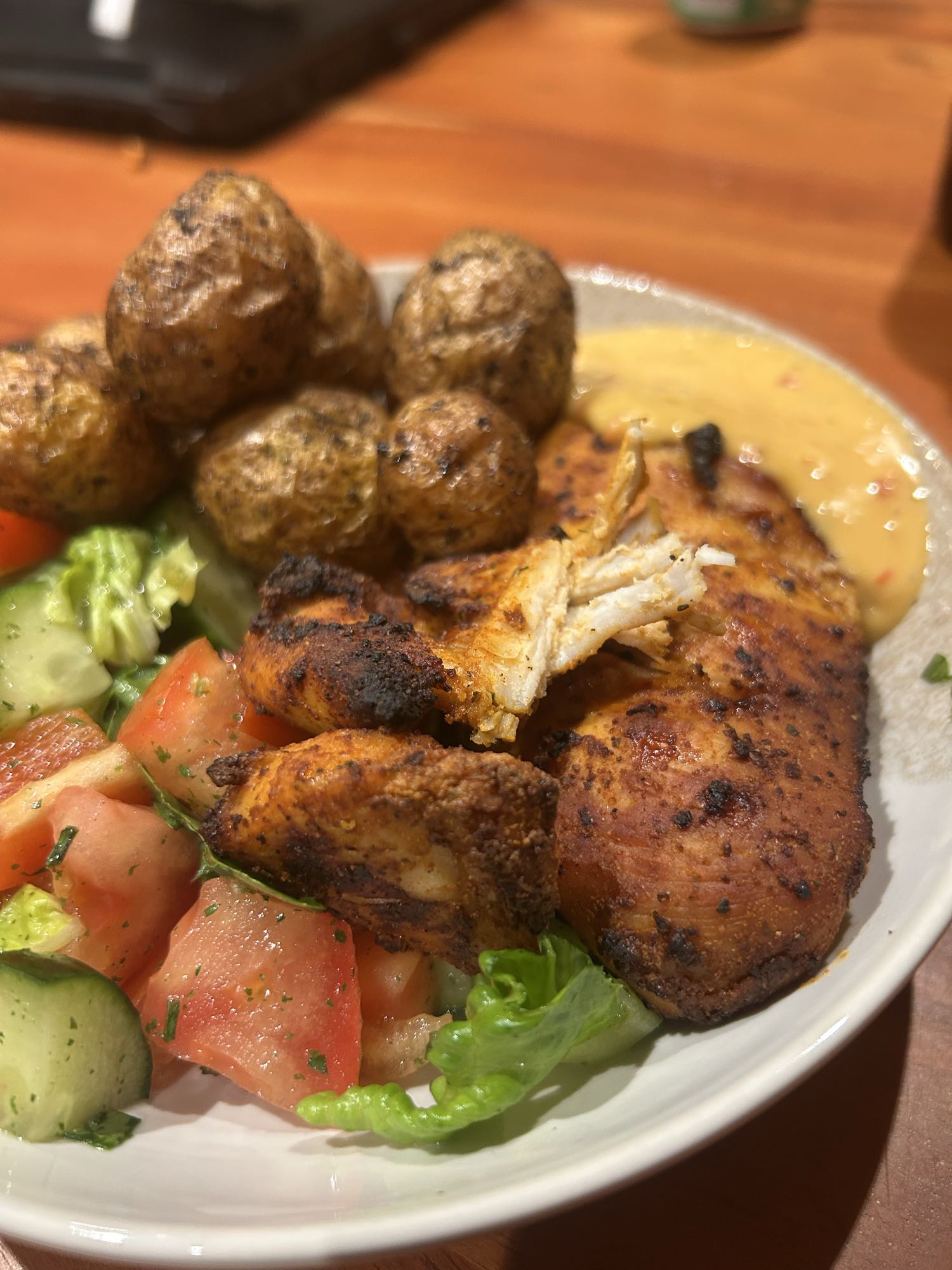 Gegrilltes Hähnchen mit Drillingen aus dem AirFryer