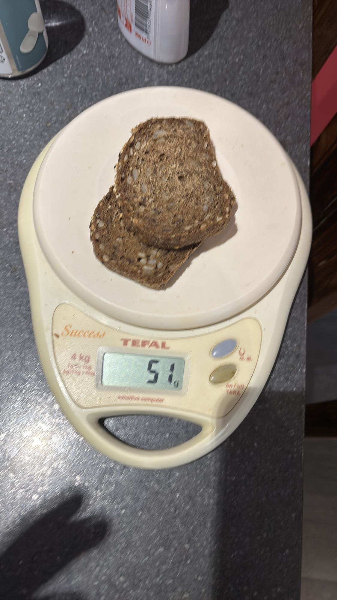 Pain complet tranché