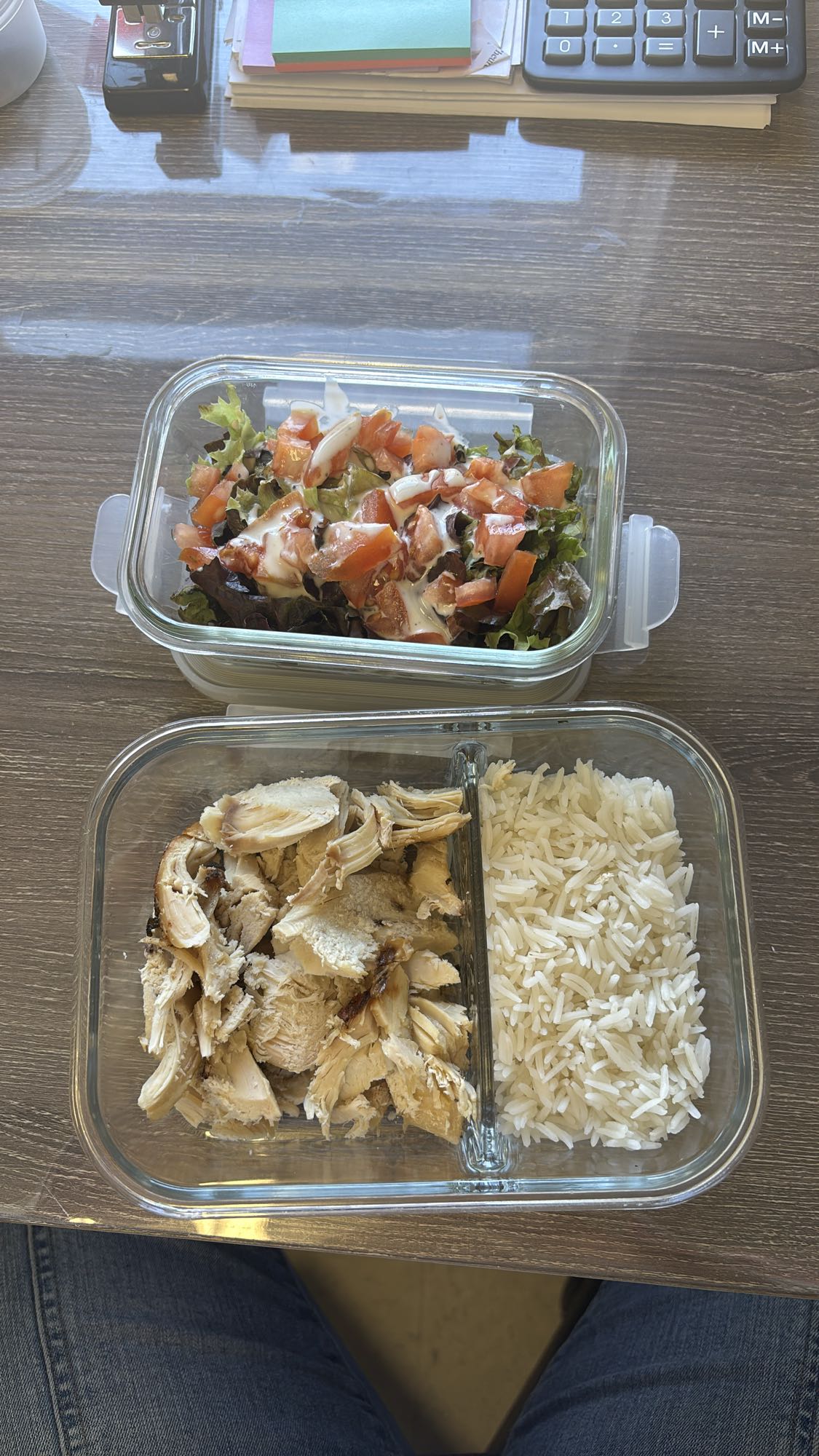 Pollo con arroz y ensalada
