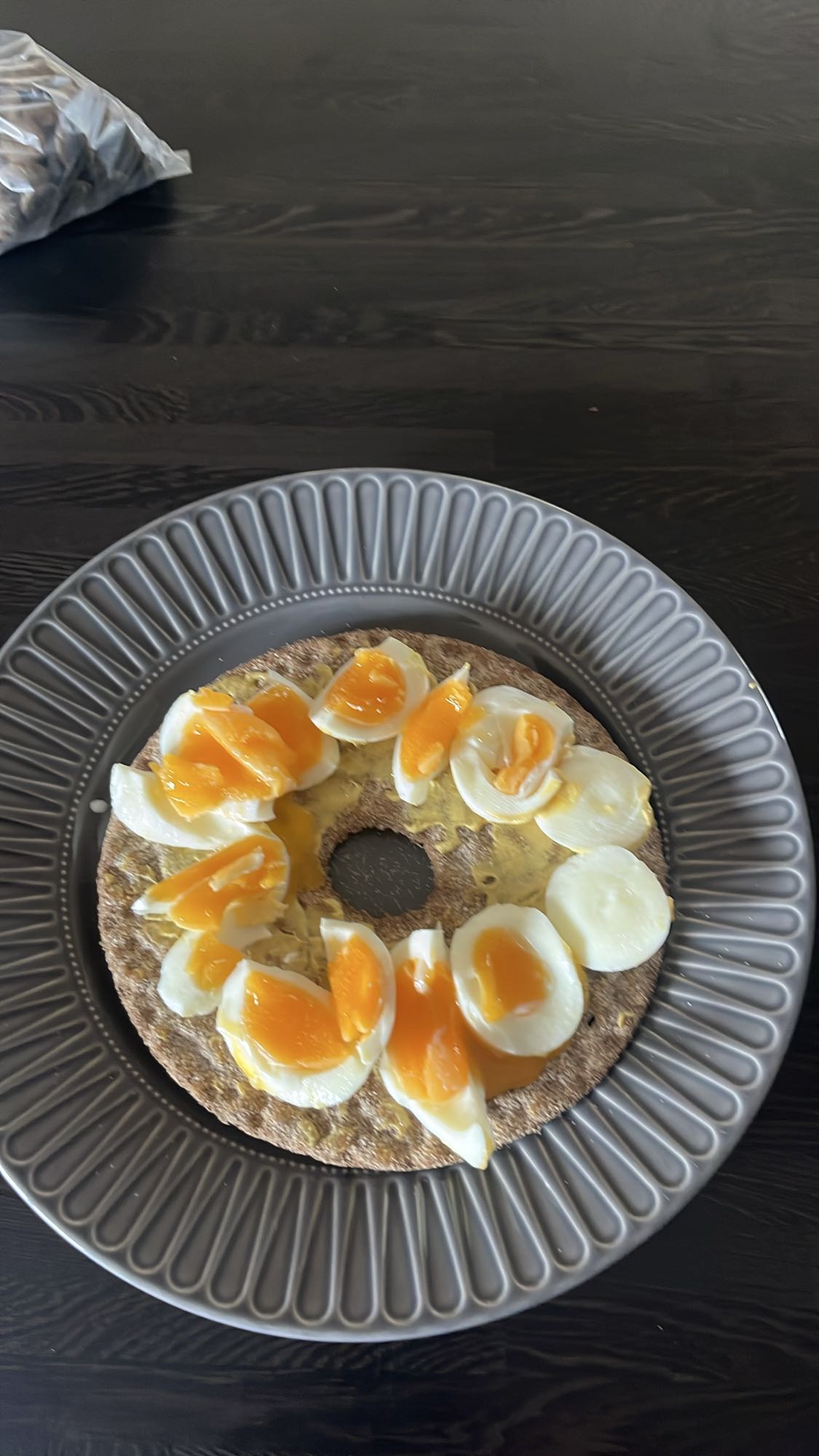 Knäckebröd med ägg