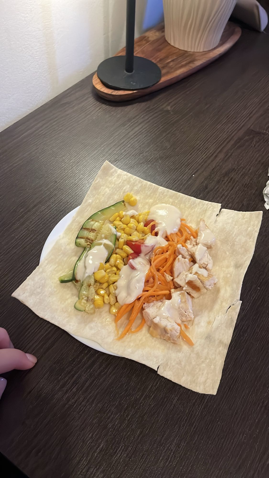 Лаваш с курицей и овощами