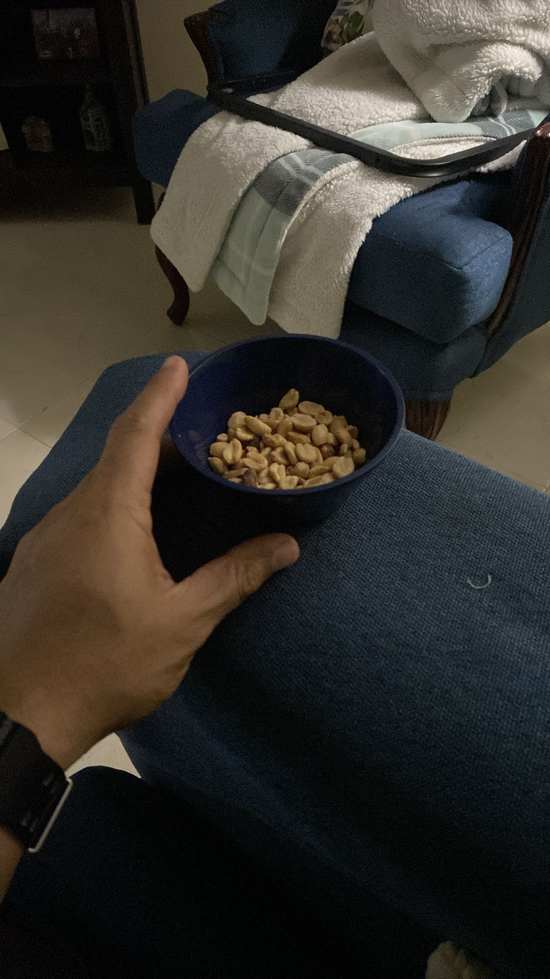 maní en tazón