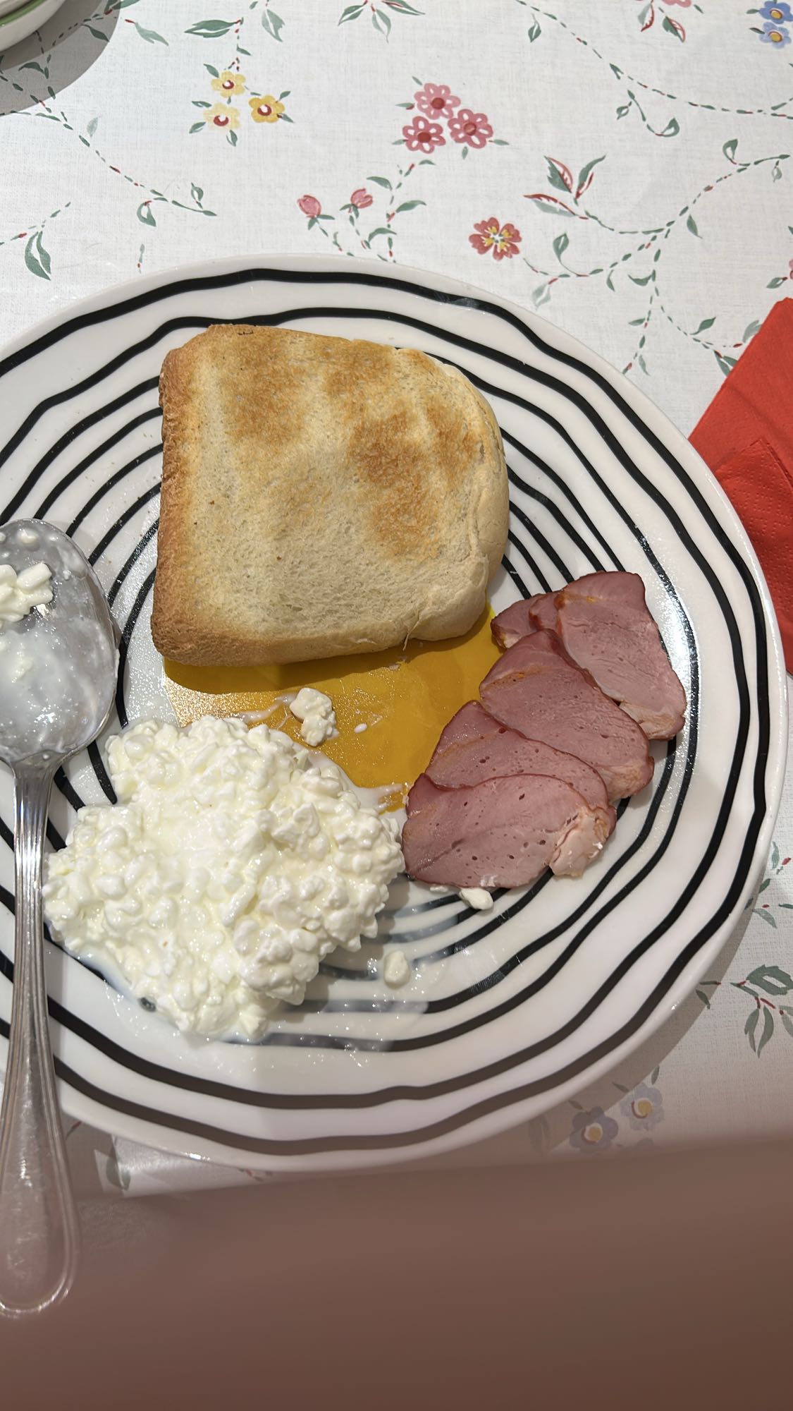 Toast con prosciutto