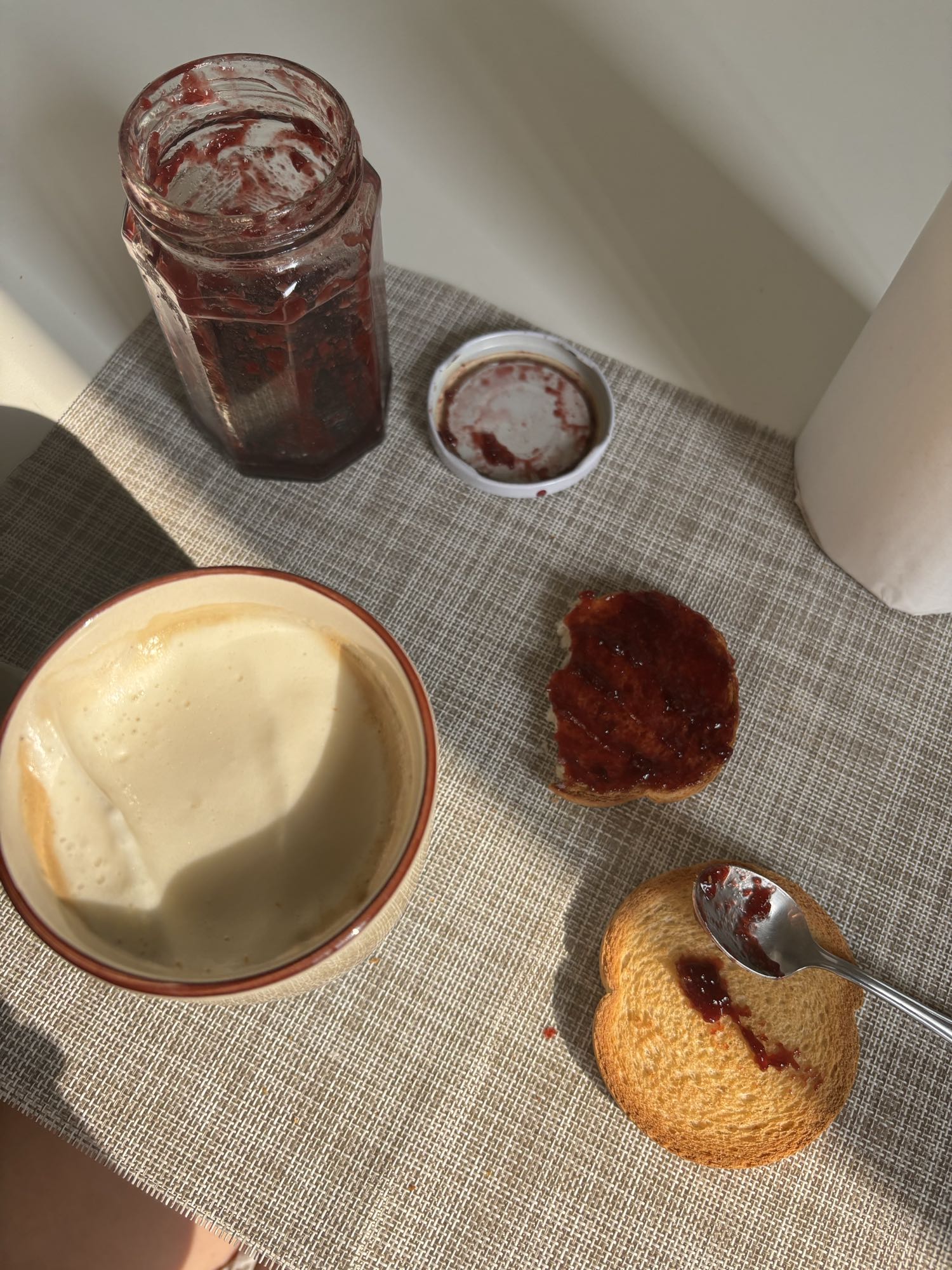 Colazione con marmellata