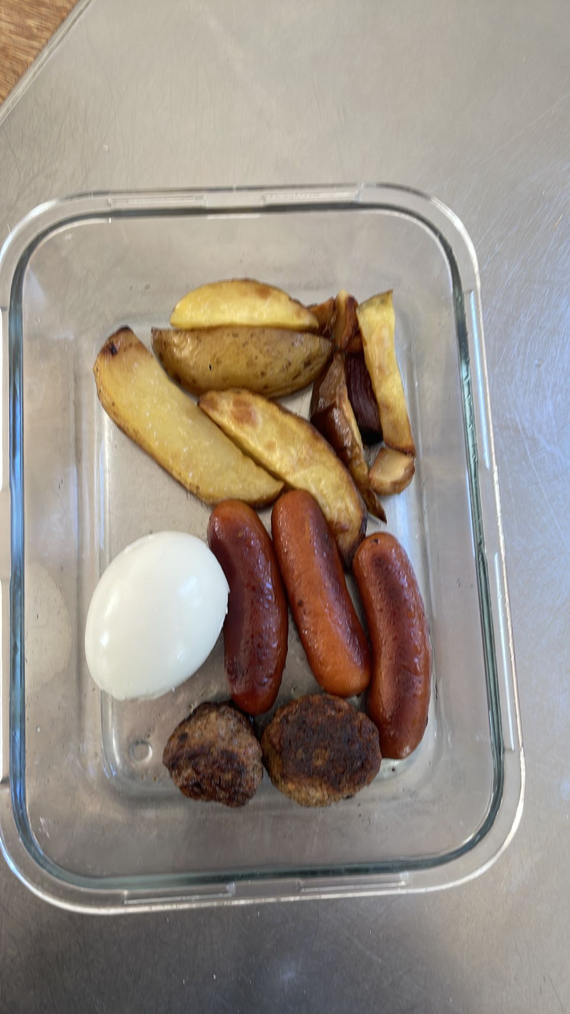 Korv med potatis och ägg