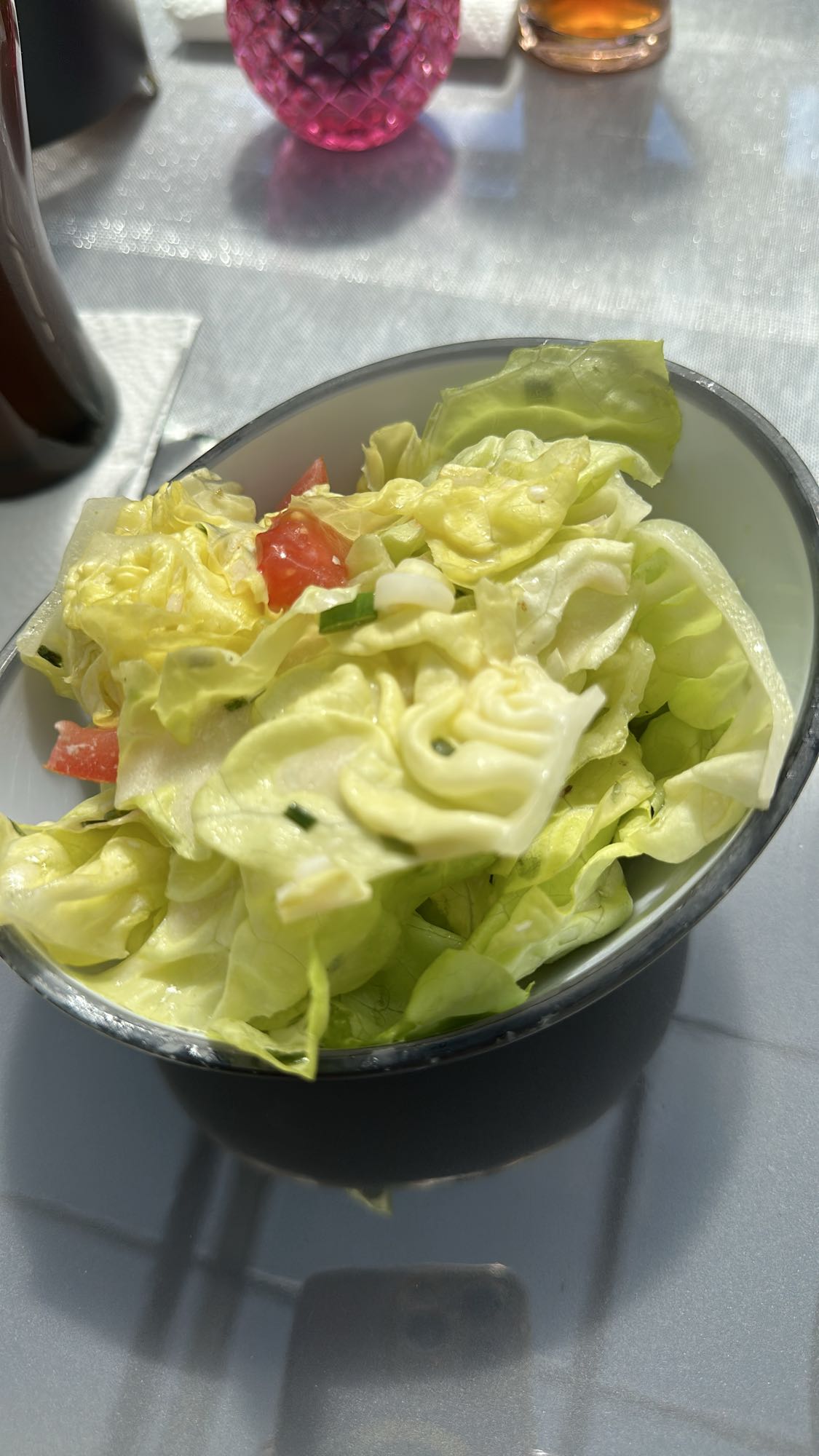 Kopfsalat mit Dressing