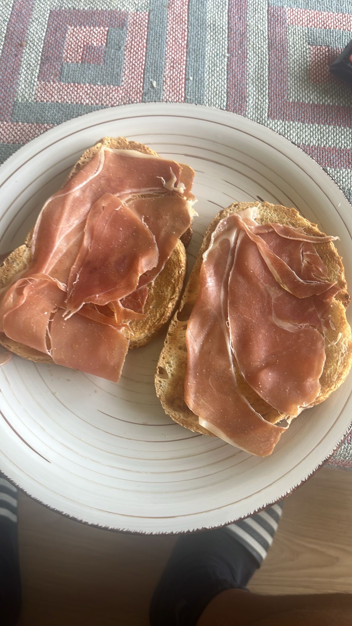 tostadas con jamón