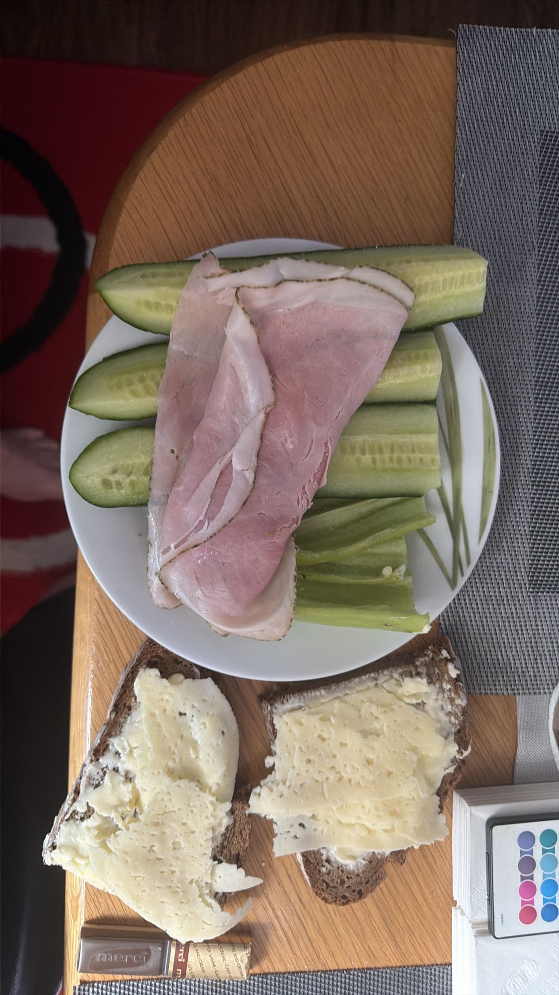 Brot mit Käse und Schinken
