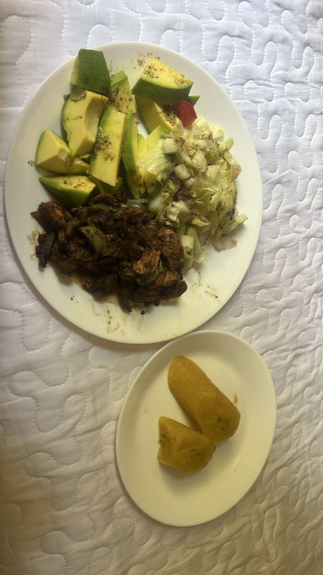 pollo con aguacate