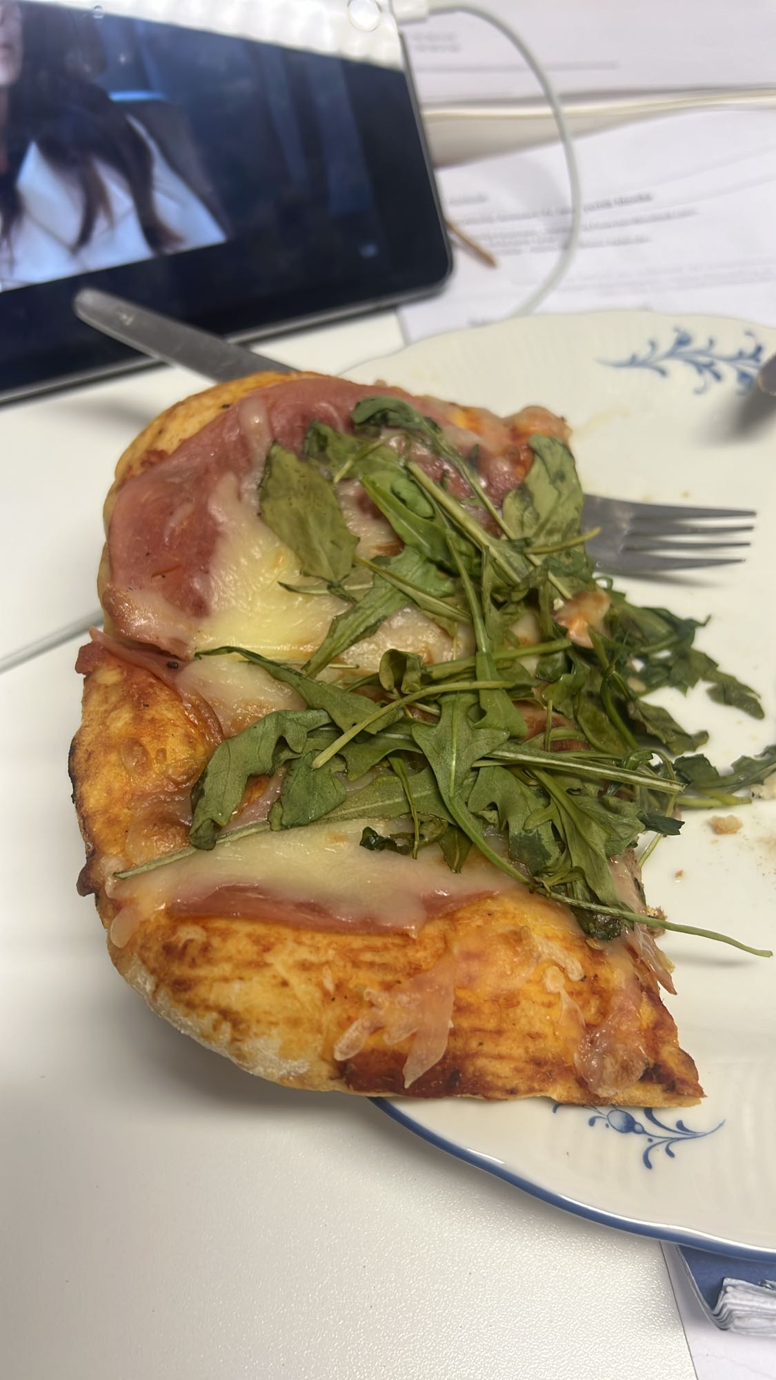 Pizza mit Schinken