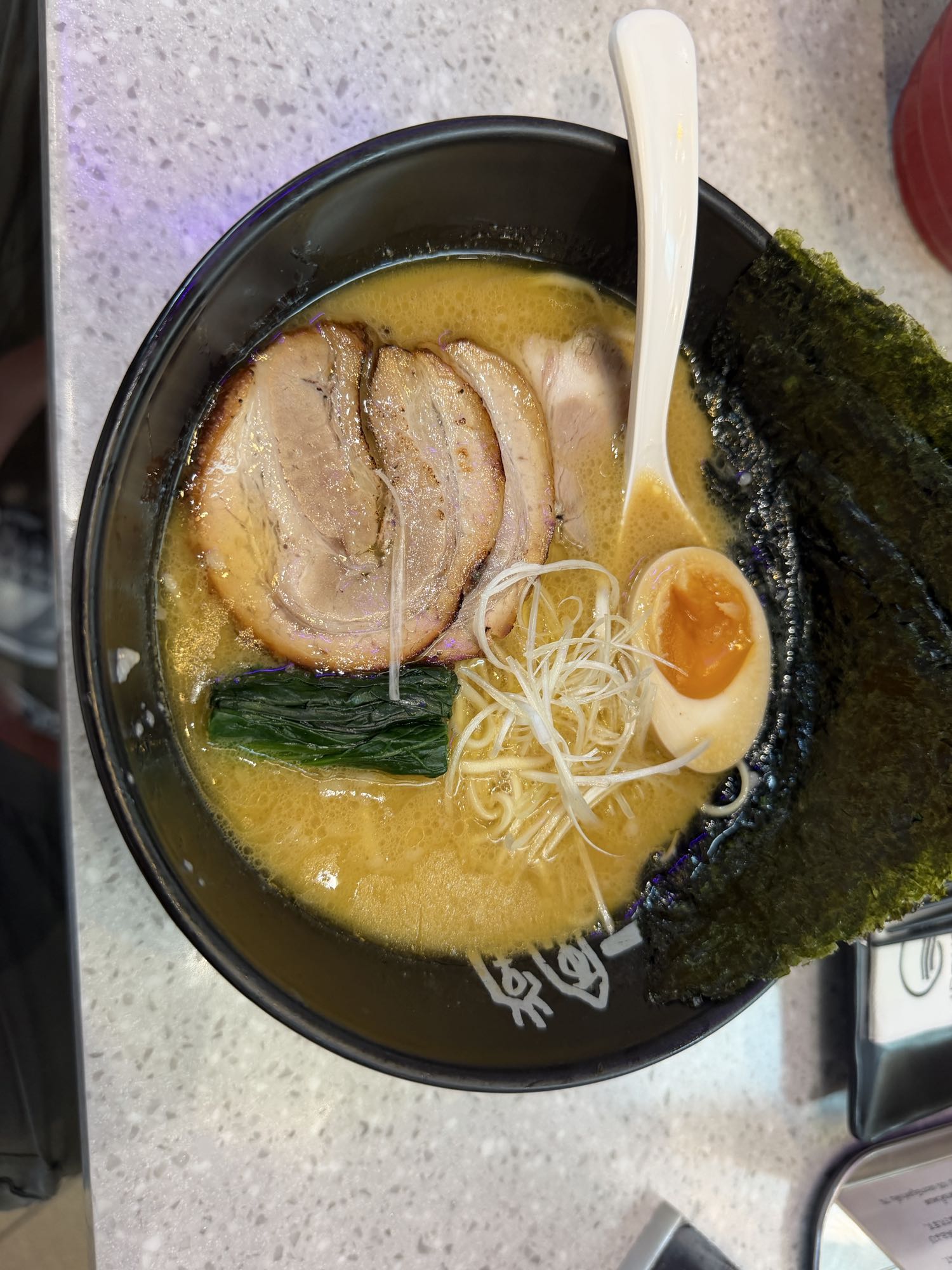Ramen di maiale