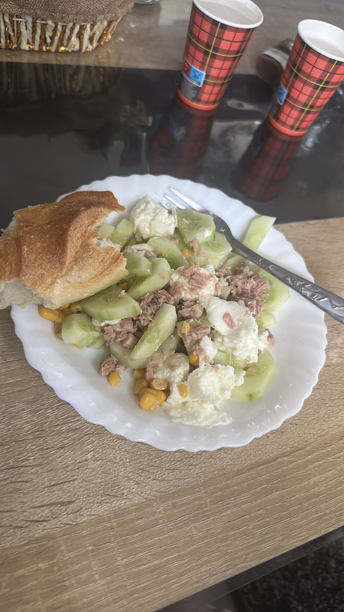 Salata cu ton si paine