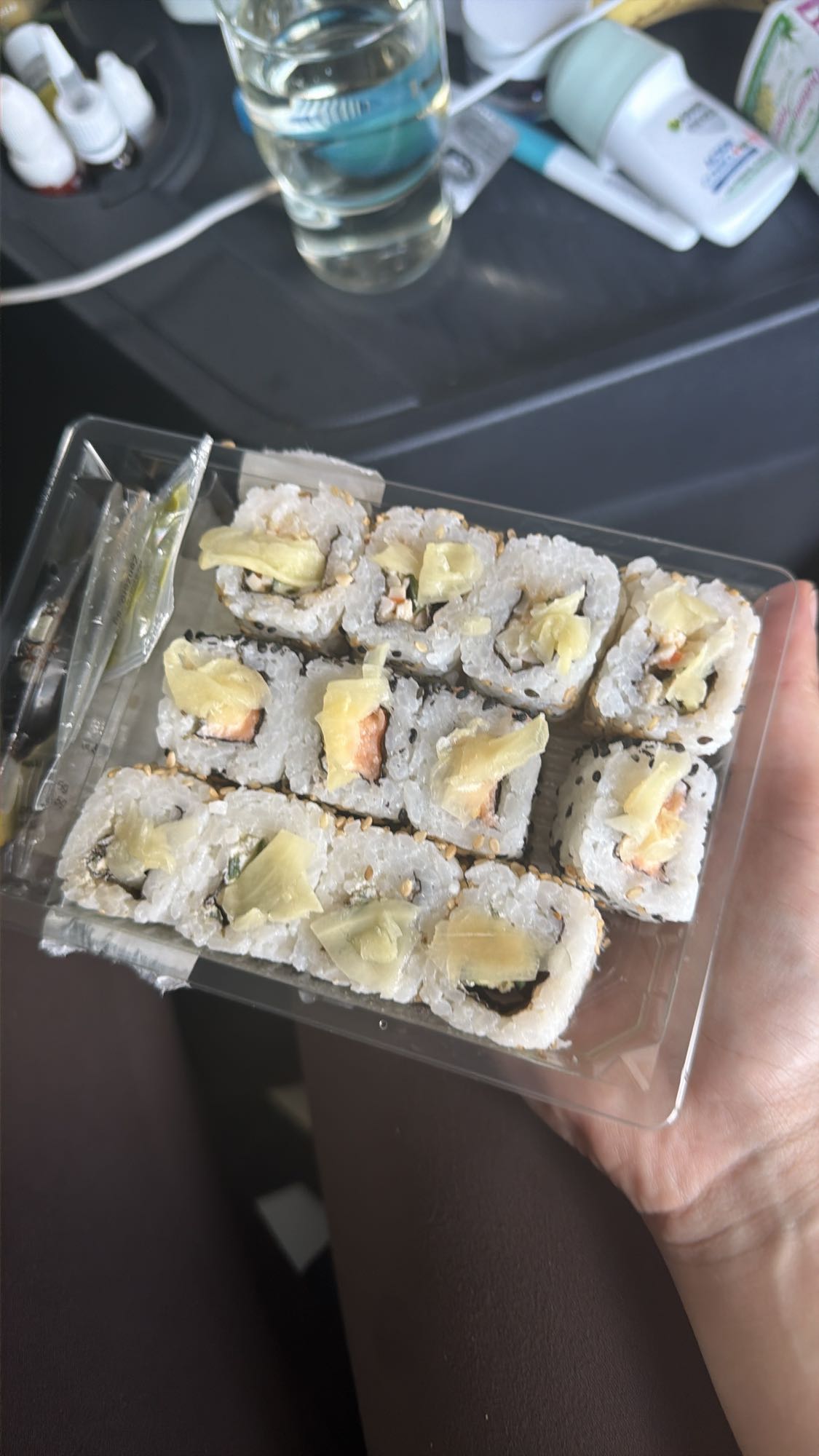 Rulouri sushi cu somon