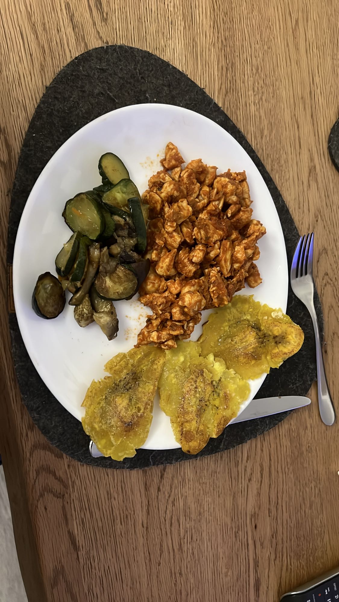 Pollo con patacones