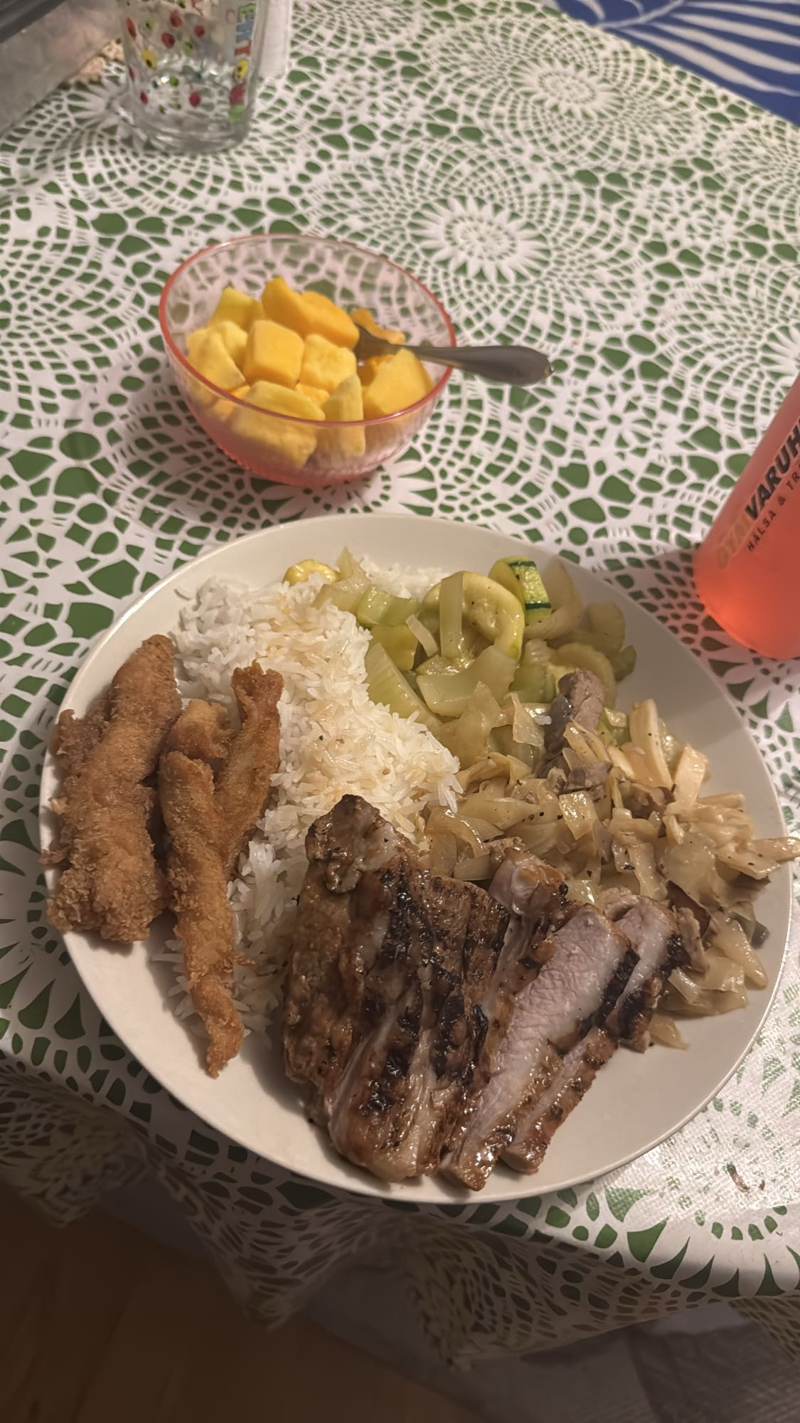 Ris med fläsk och mango