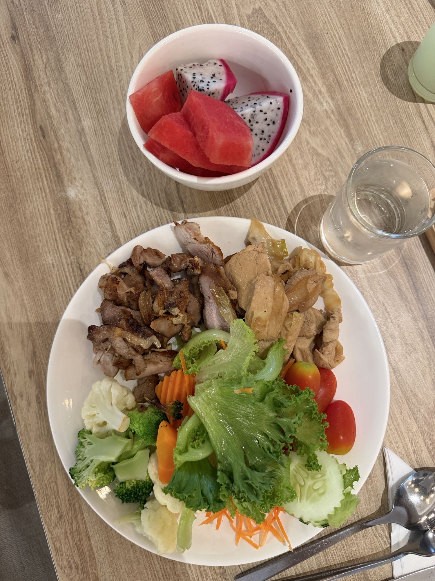 Piatto misto con frutta