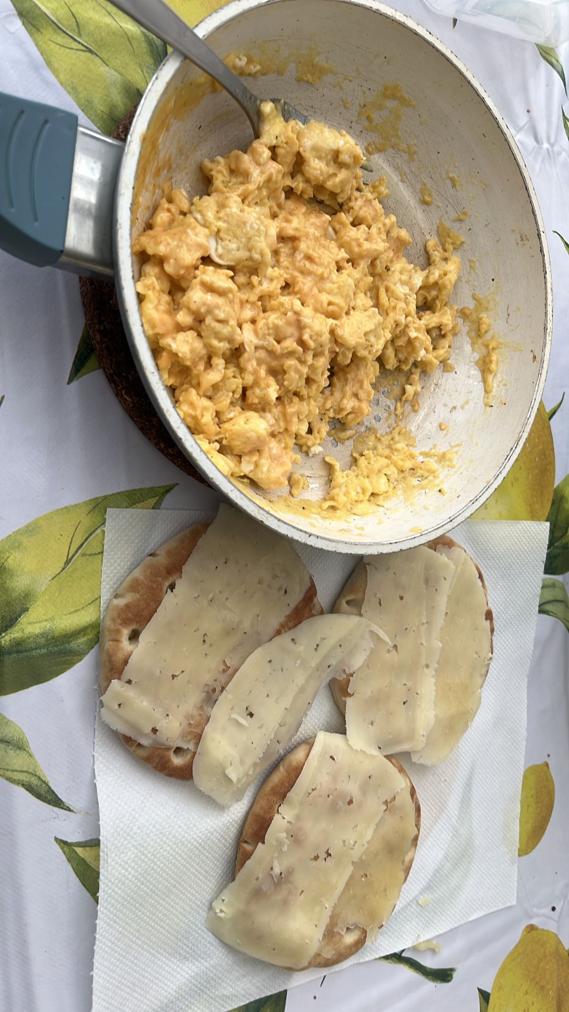 Scrambled Eggs Crackers