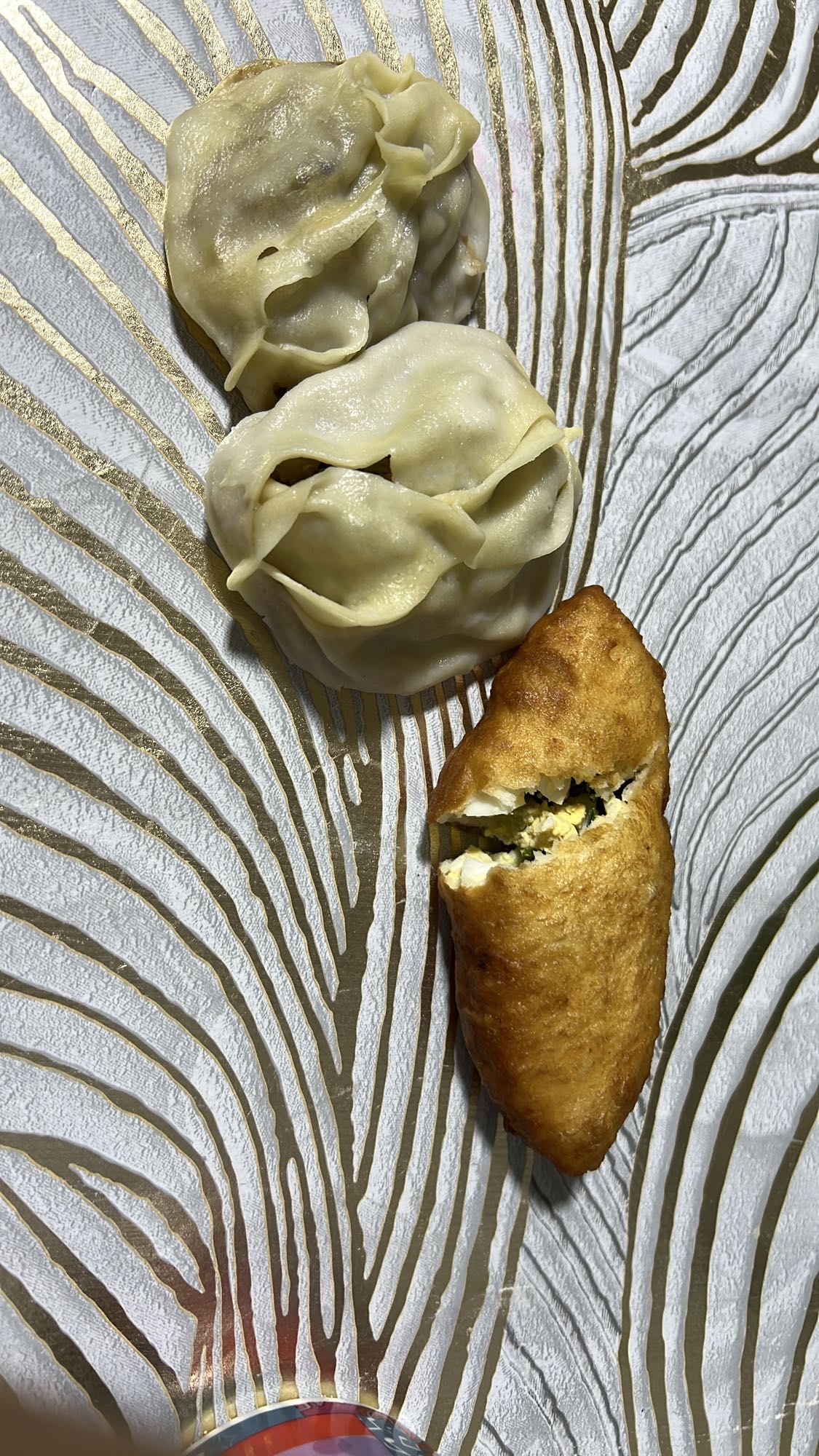 Манты и жареный пирожок