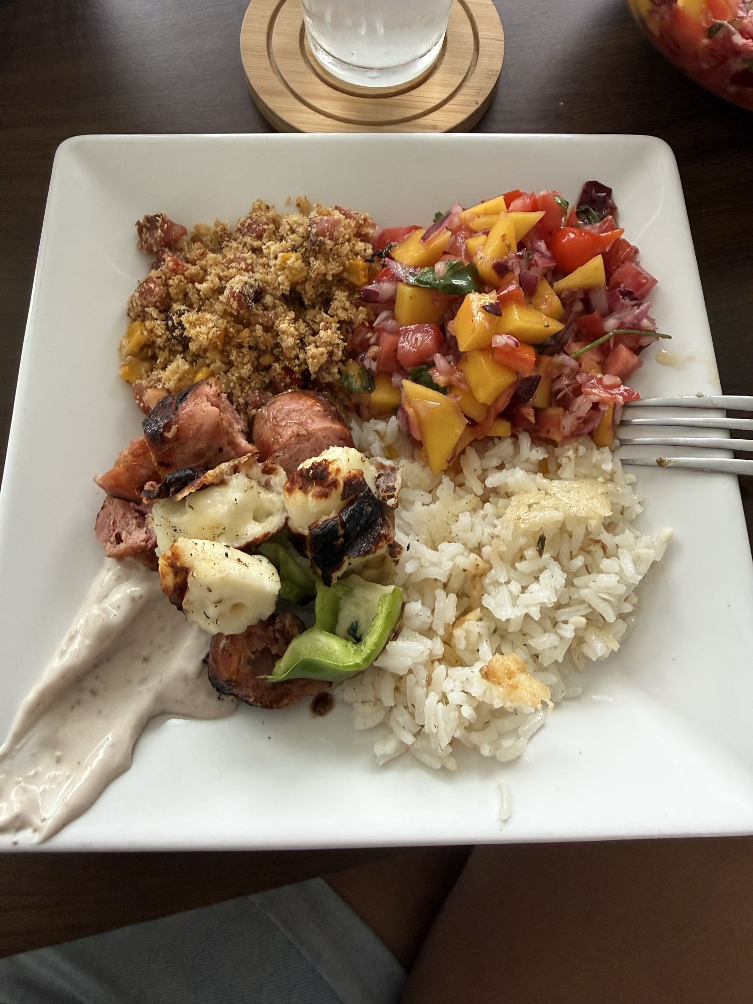 Prato misto com arroz